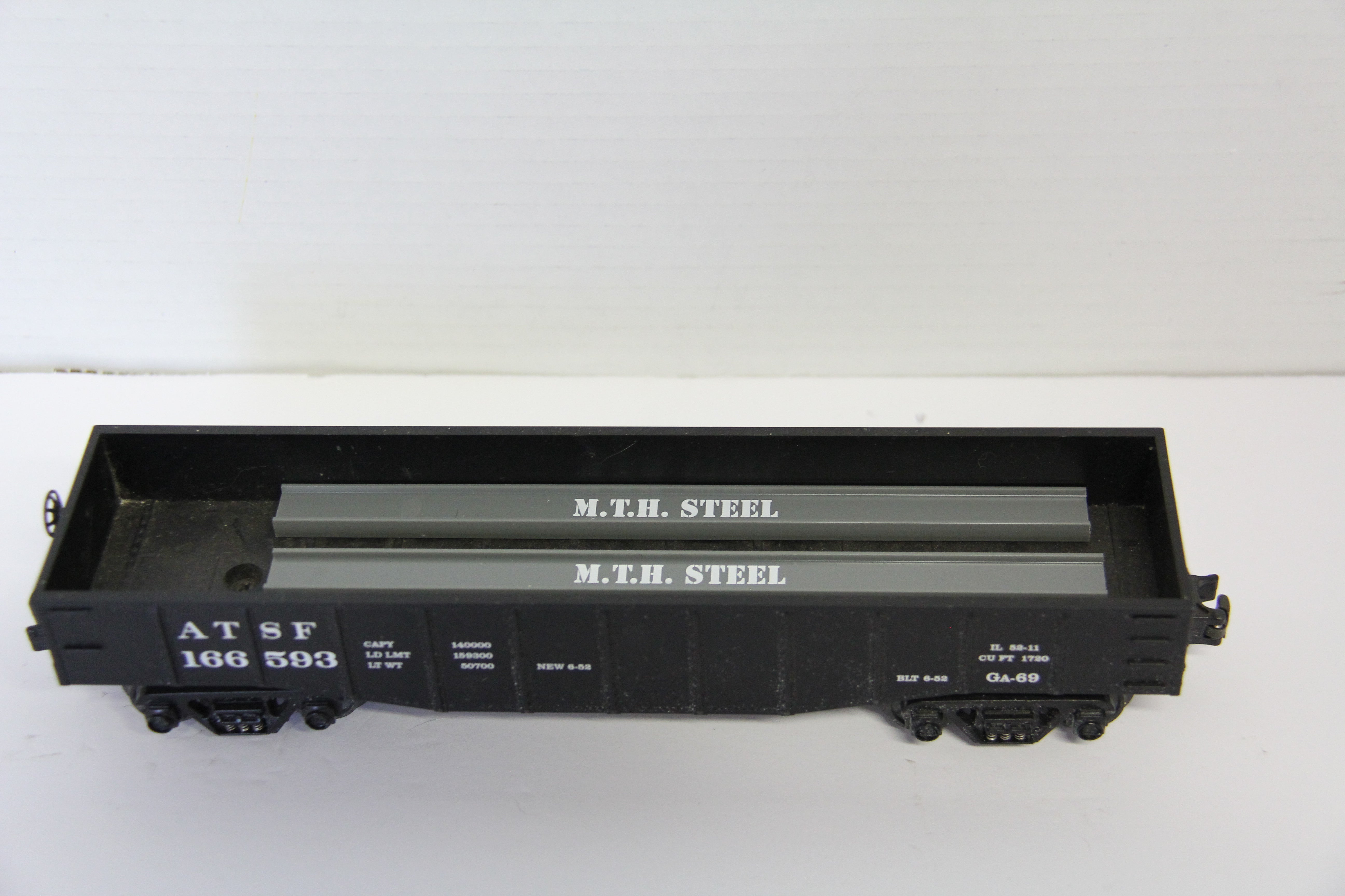 o27 Rail King Rugged Rails Series 33-7201 Santa Fe Gondola Car w/ I-Beam Load-Second hand-M7696