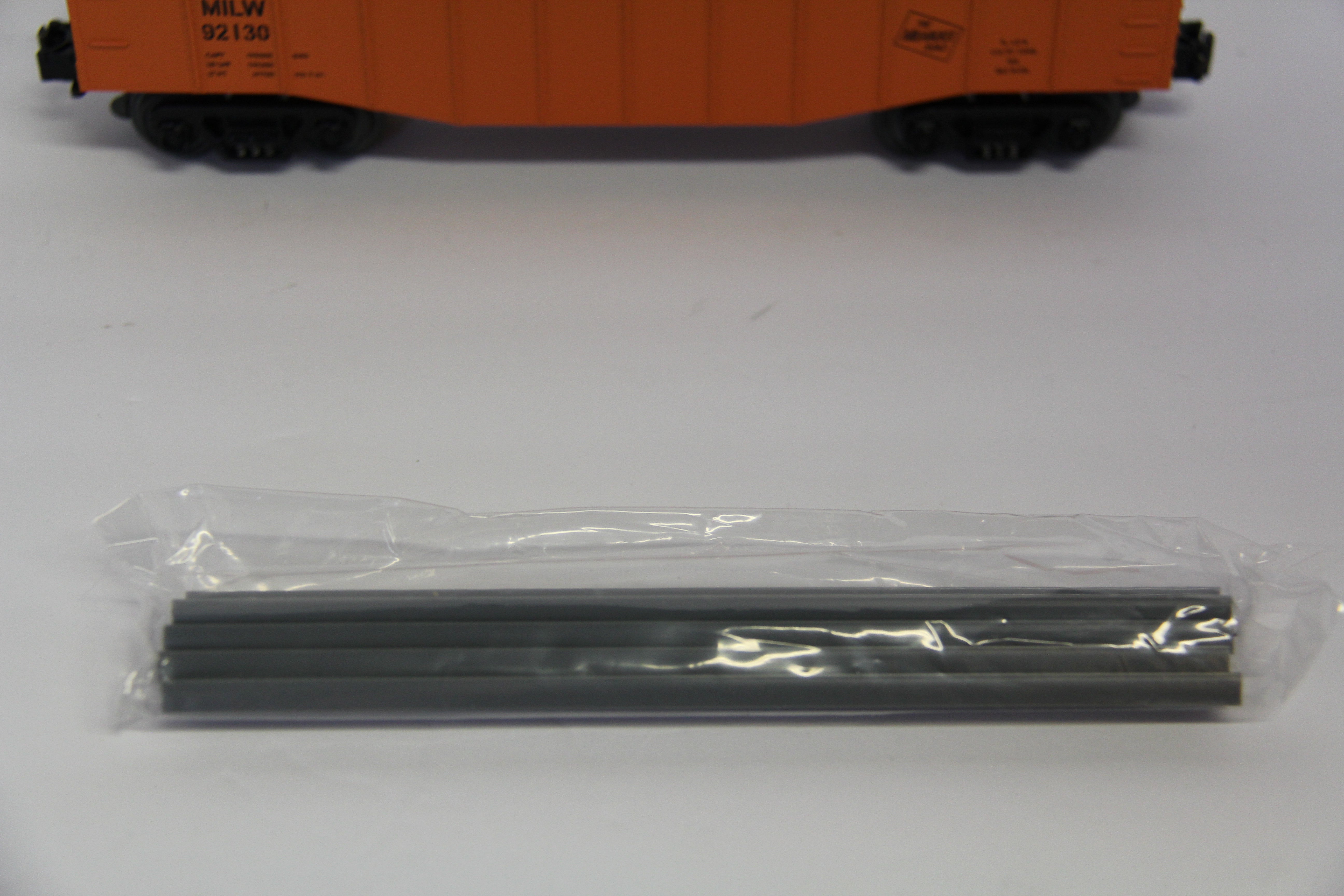 o27 Rail King Rugged Rails Series 33-7202 Milwaukee Road Gondola Car w/ I -Beam Load-Second hand-M7697