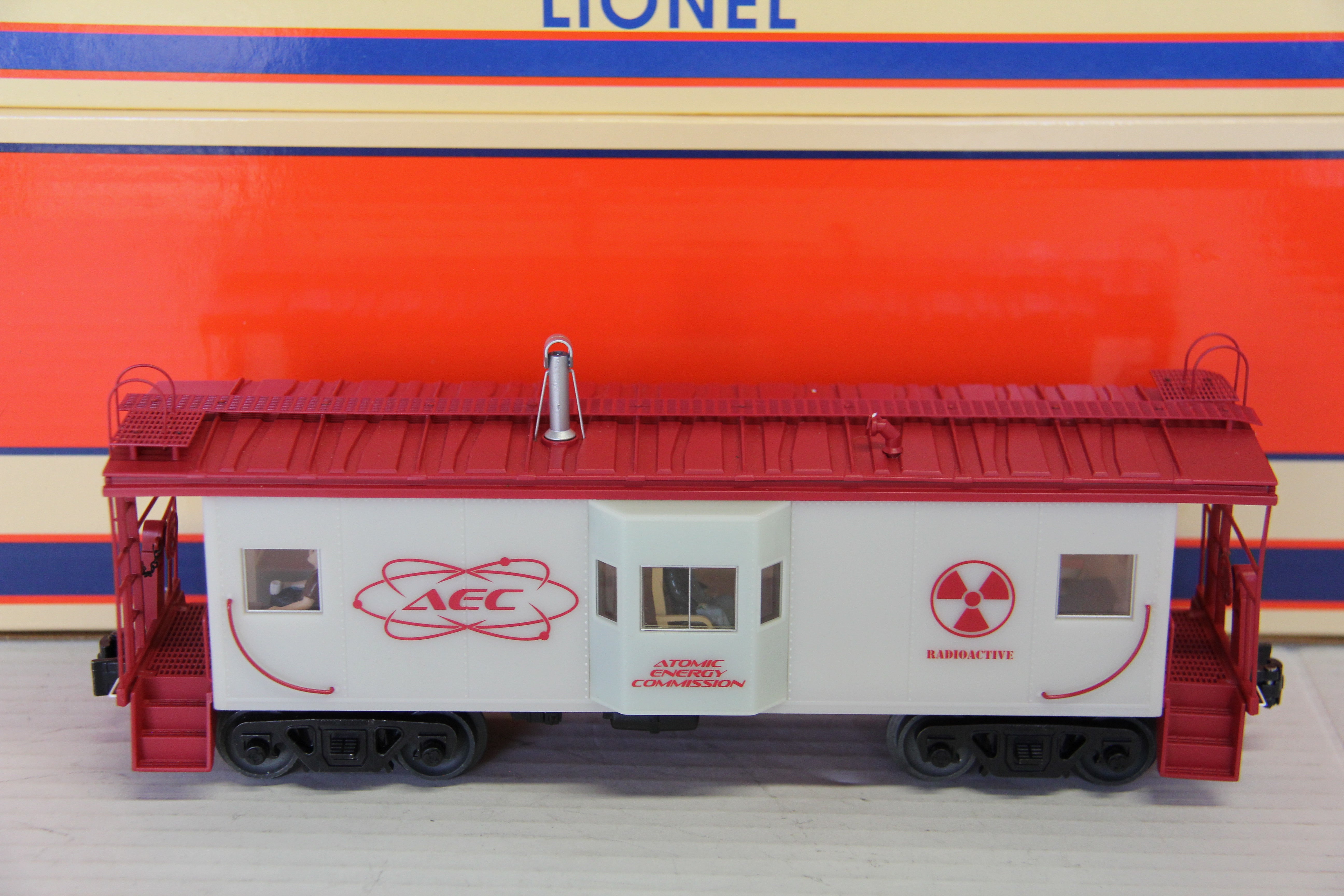 Lionel 2422080 AEC Atomic Energy Commission Glow In the Dark Scale Legacy Set-Second hand-M7241