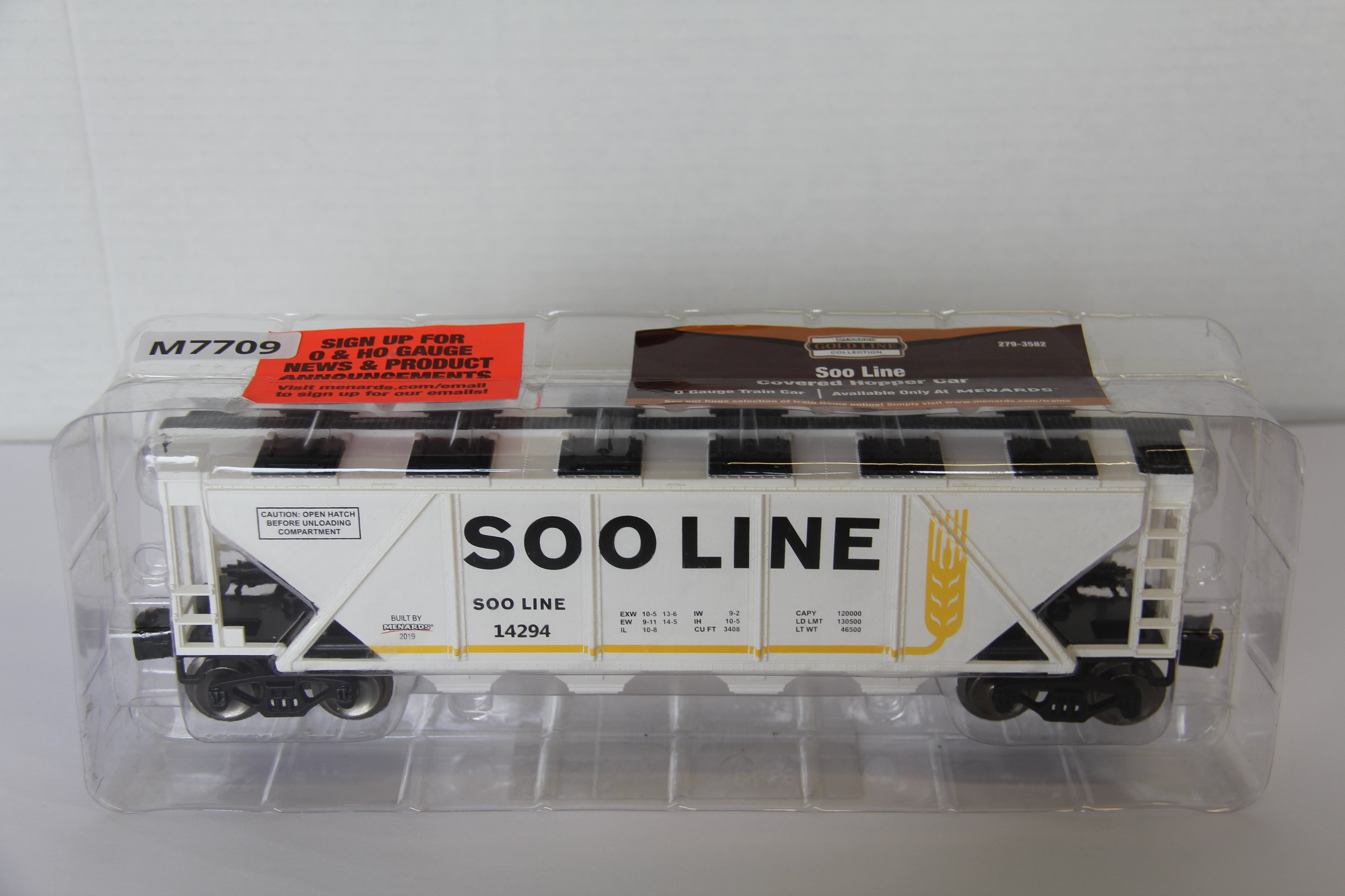 Menards #279-3582 Soo Line Covered Hopper Car-Second hand-M7709