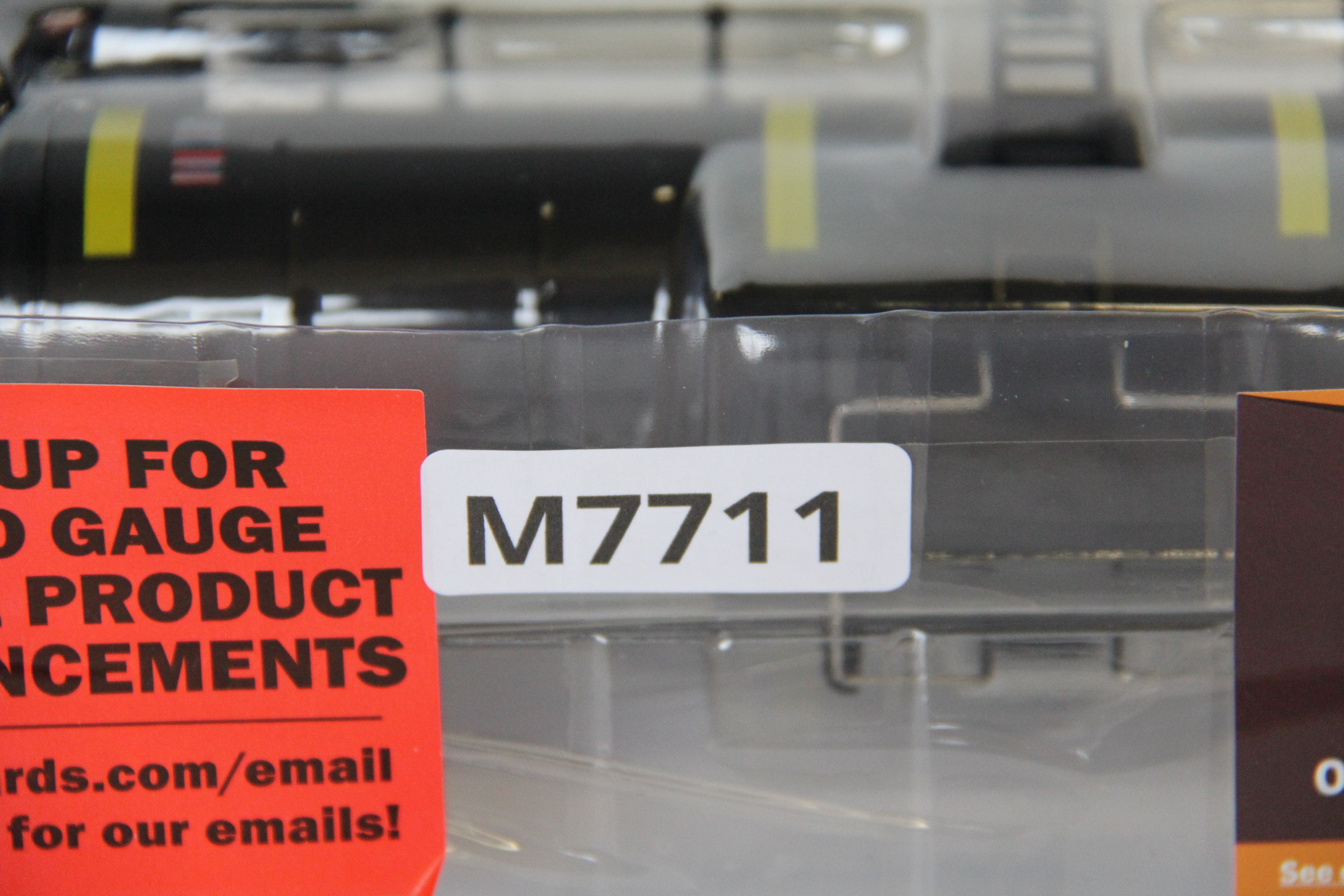 Menards #279-8138 UTLX Modern Tank Car-Second hand-M7711
