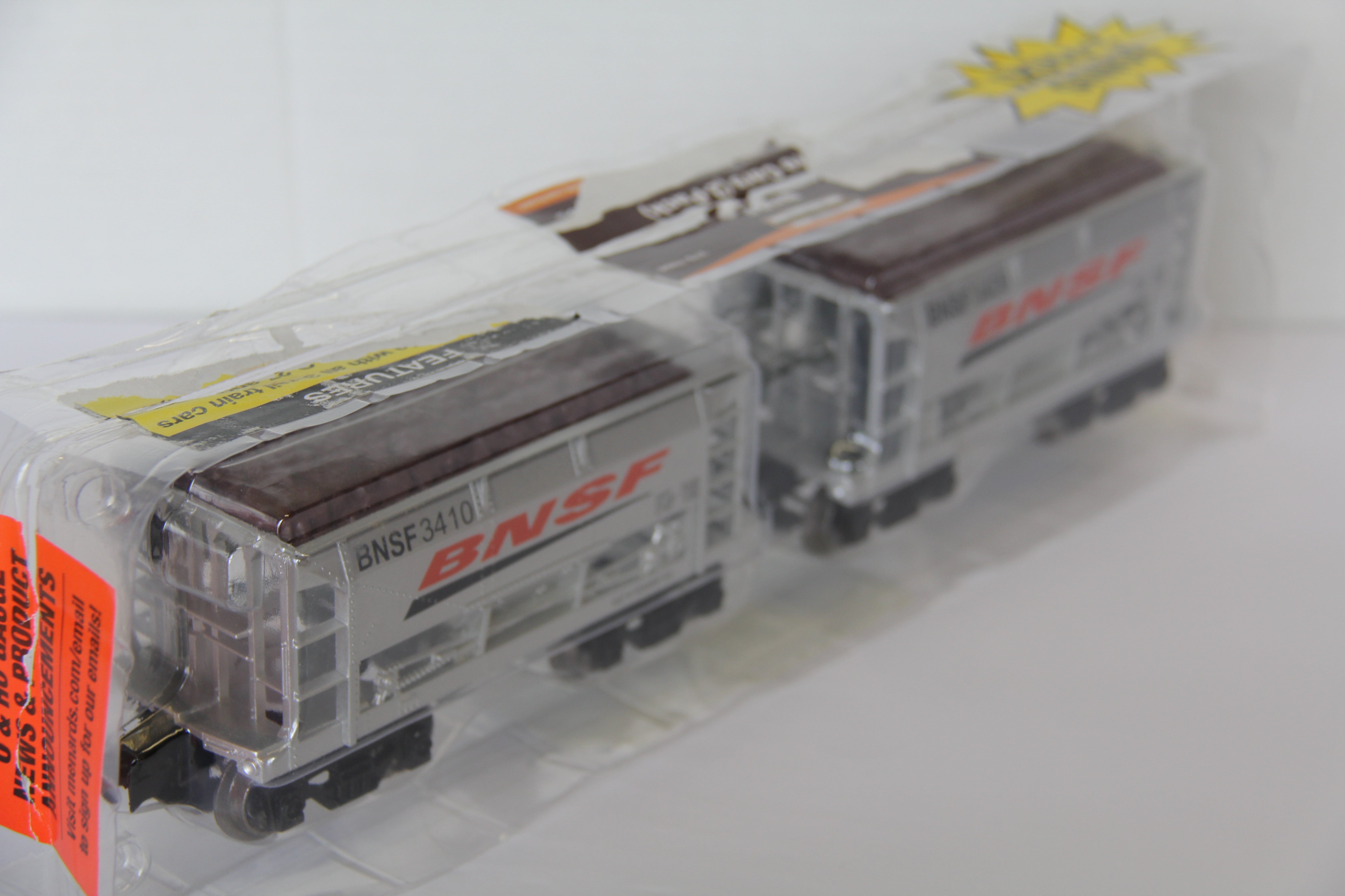 Menards #279-7098 BNSF Ore Cars- 4087 & 4088, 3409 & 3410-Second hand-M7713