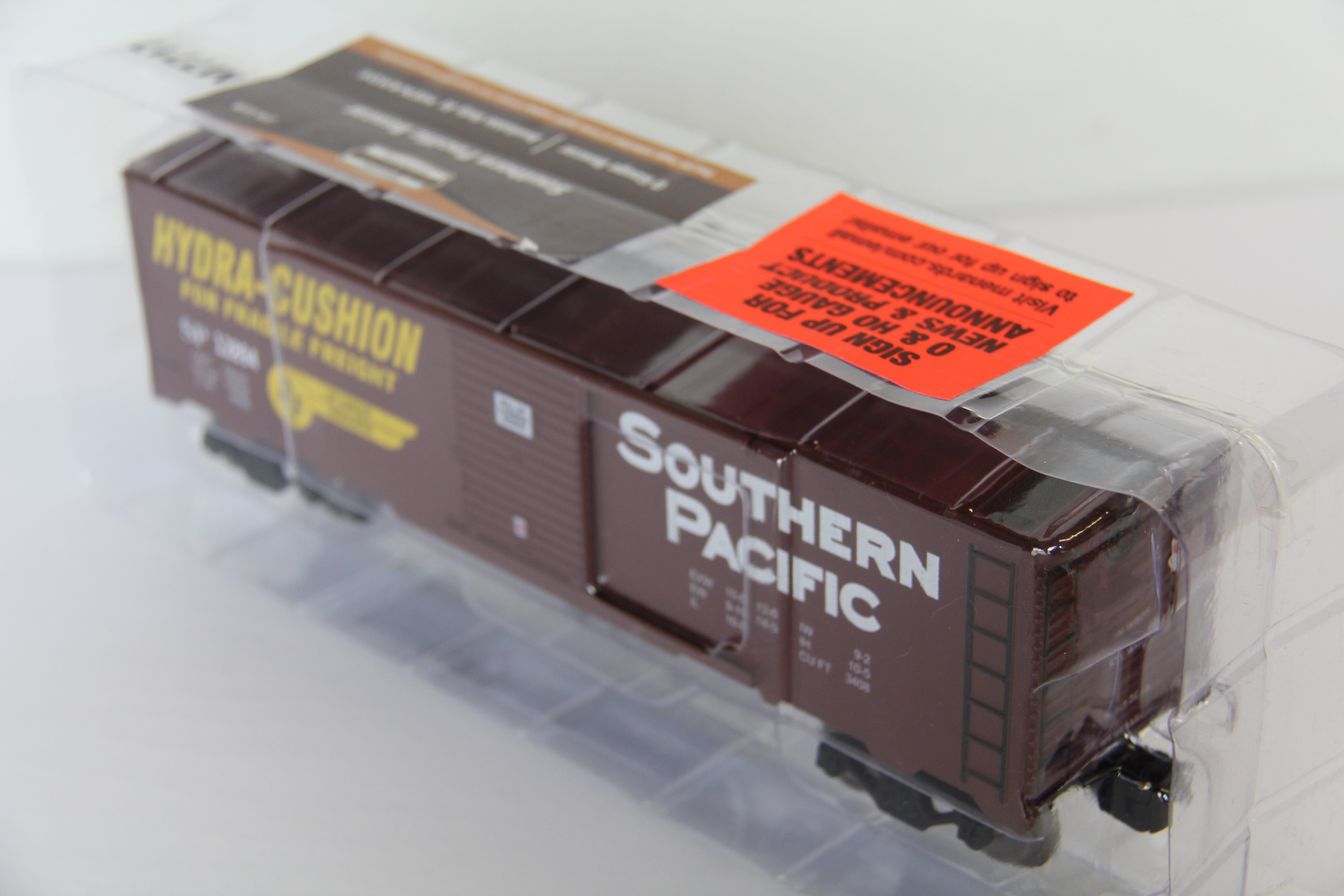 Menards #279-5339 Southern Pacific Boxcar -Second hand-M7717