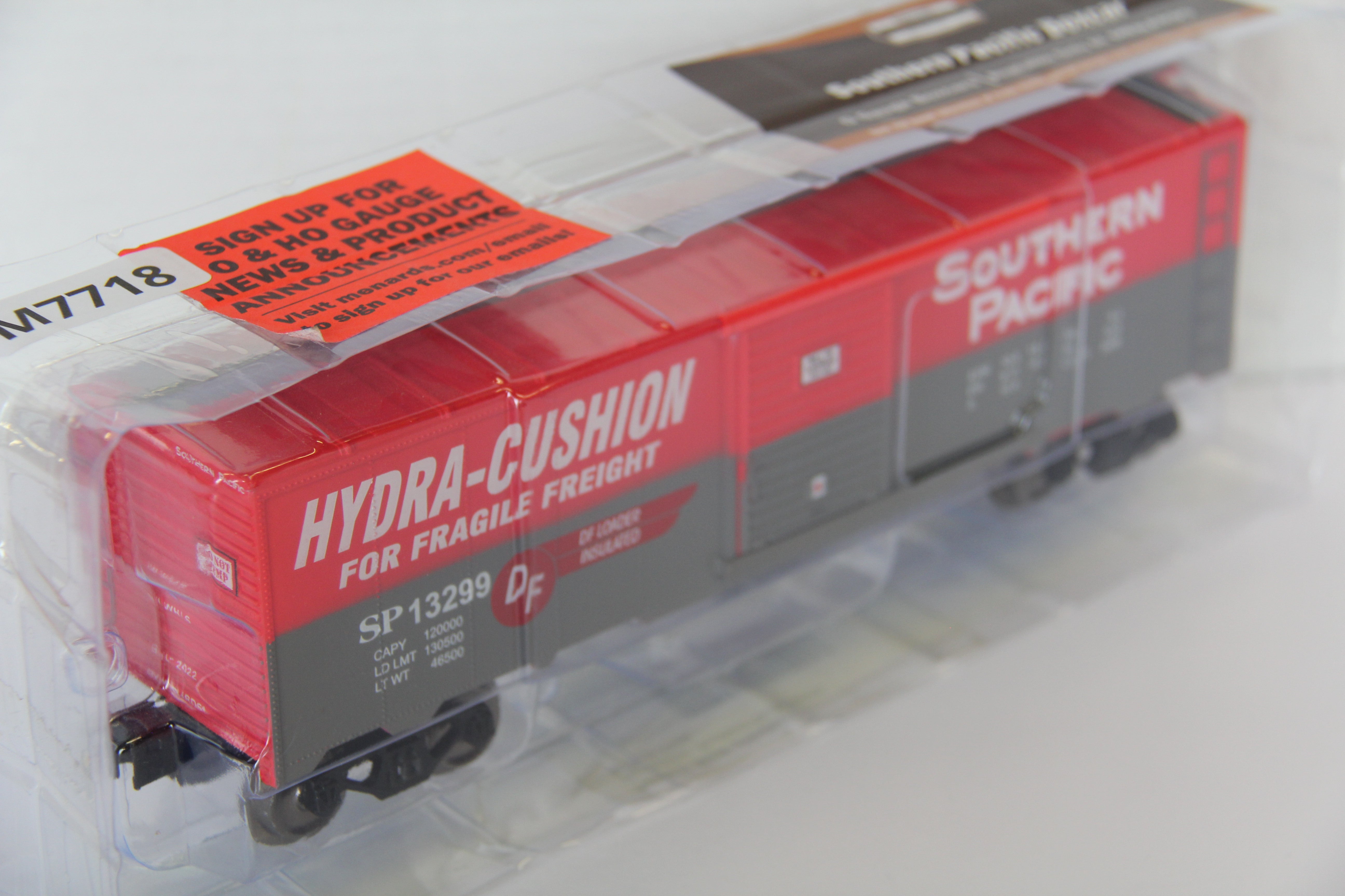 Menards #279-4540 Southern Pacific Boxcar -Second hand-M7718