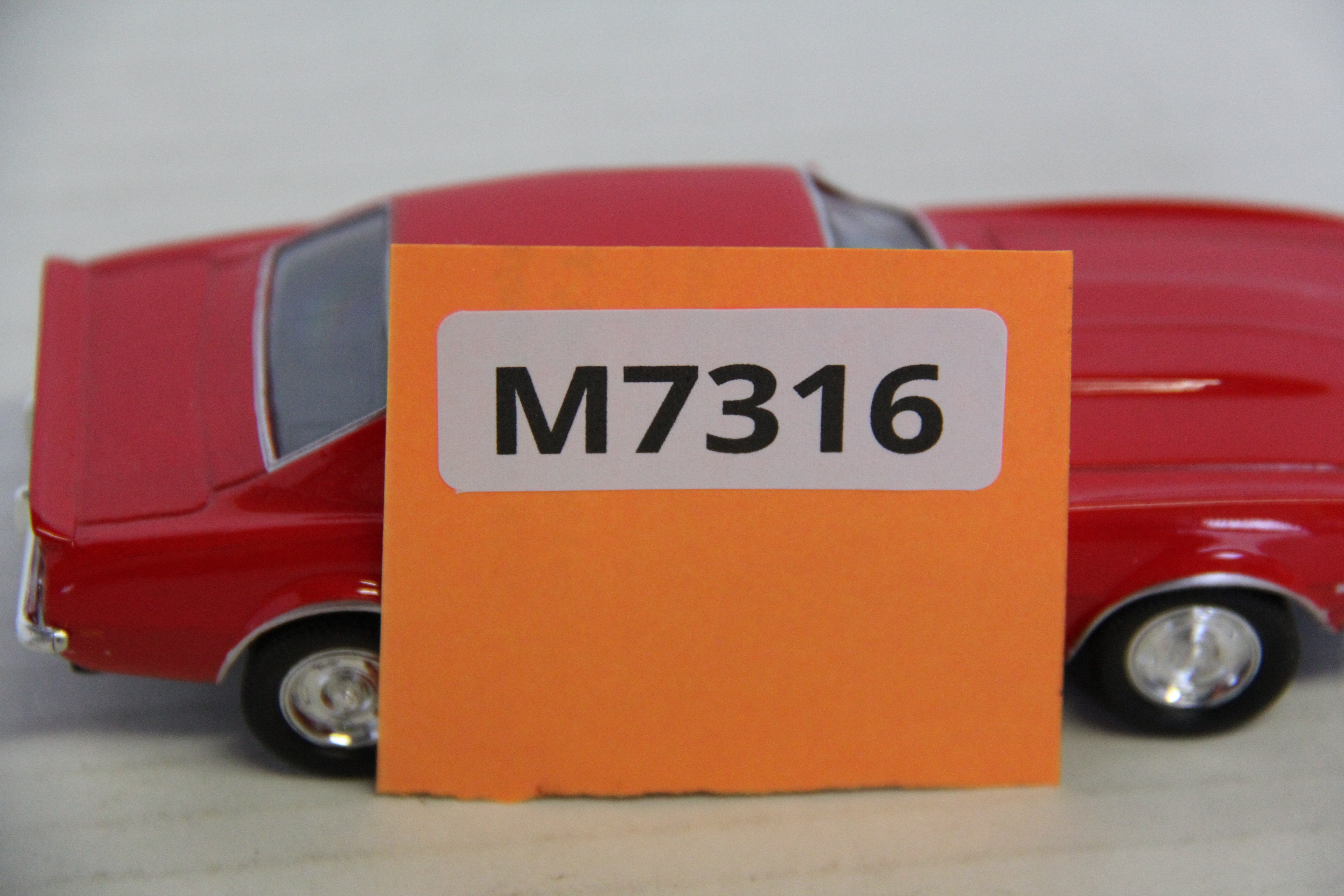 Welly #42324 -1968 Red Chevrolet Camaro-Second hand-M7316