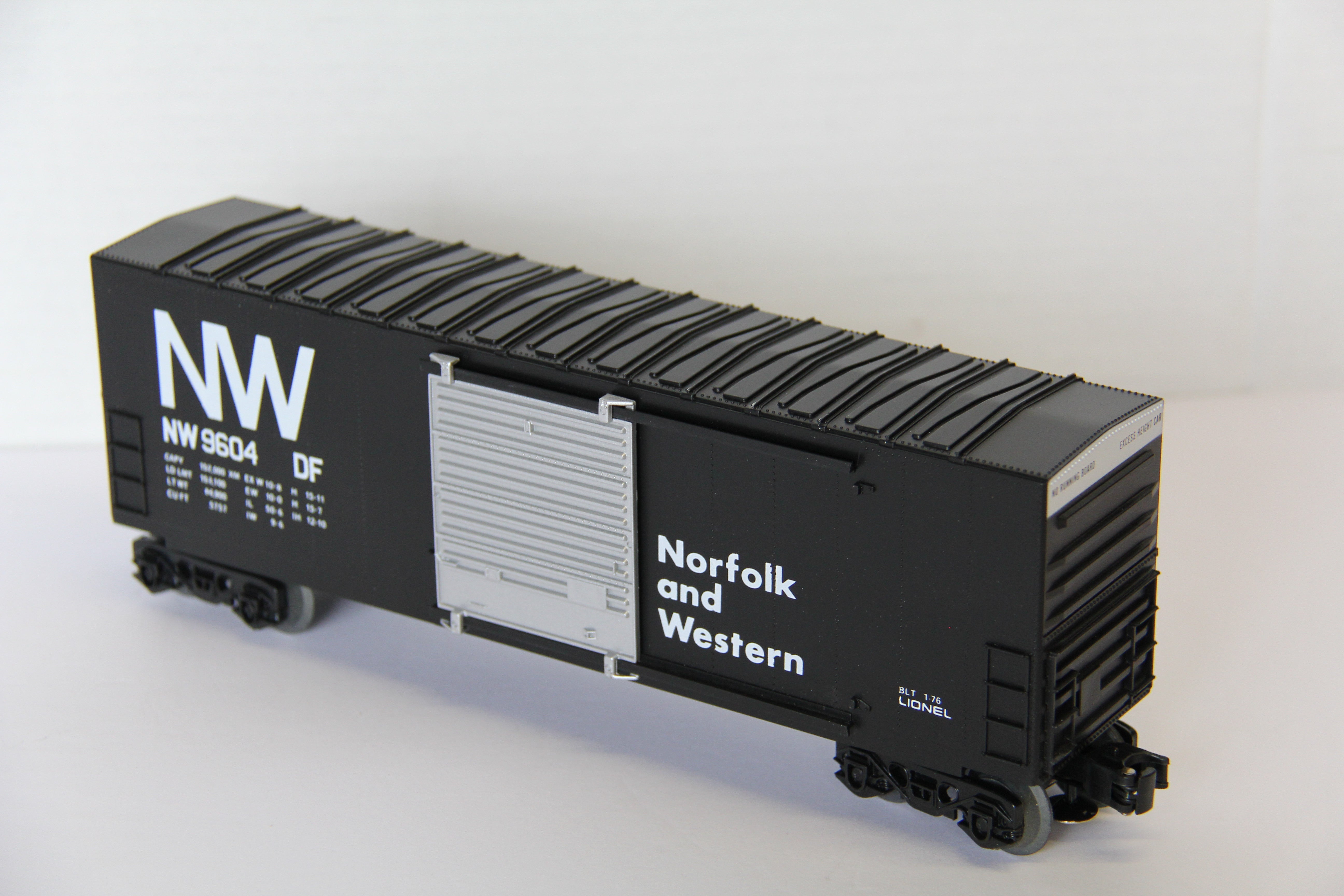 Lionel 6-9604 Norfolk & Western Hi-Cube Box Car-Second hand-M7740