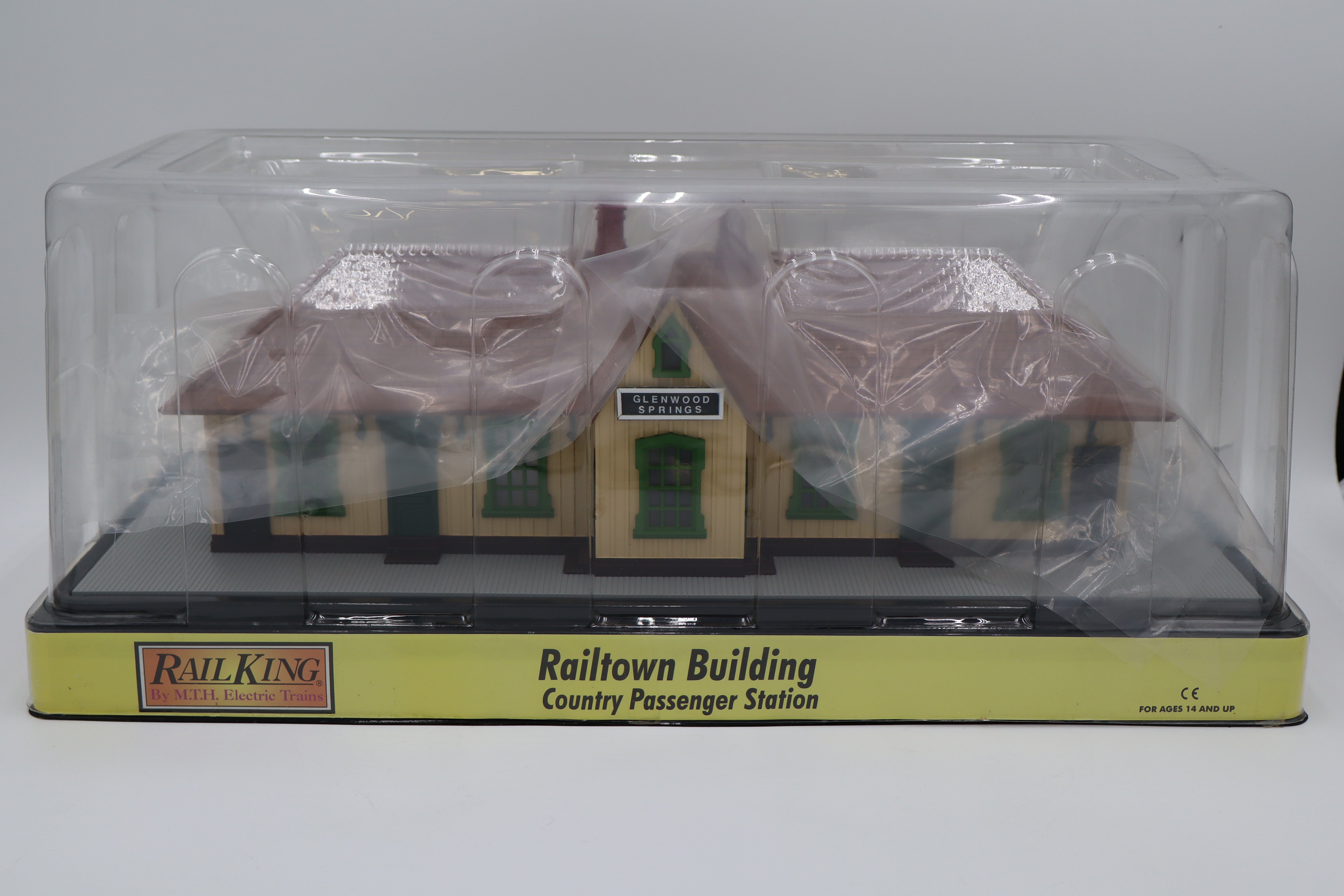 Rail King 30-90516 North Side Country Passenger Station-Second hand-M20281