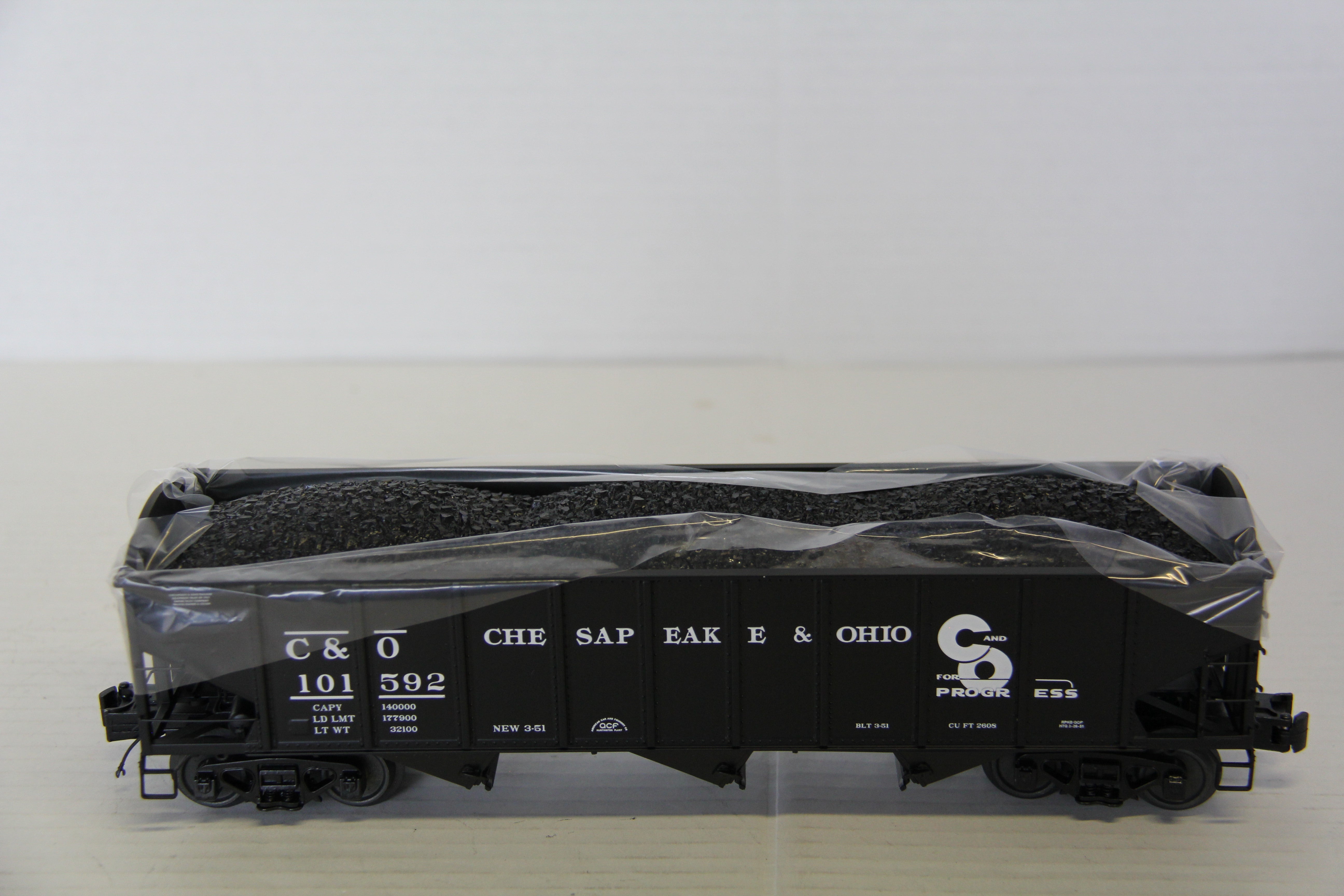 MTH 20-97964 Chesapeake & Ohio 70-Ton 3 Bay Hopper Car w/ Coal Load-Second hand-M7336