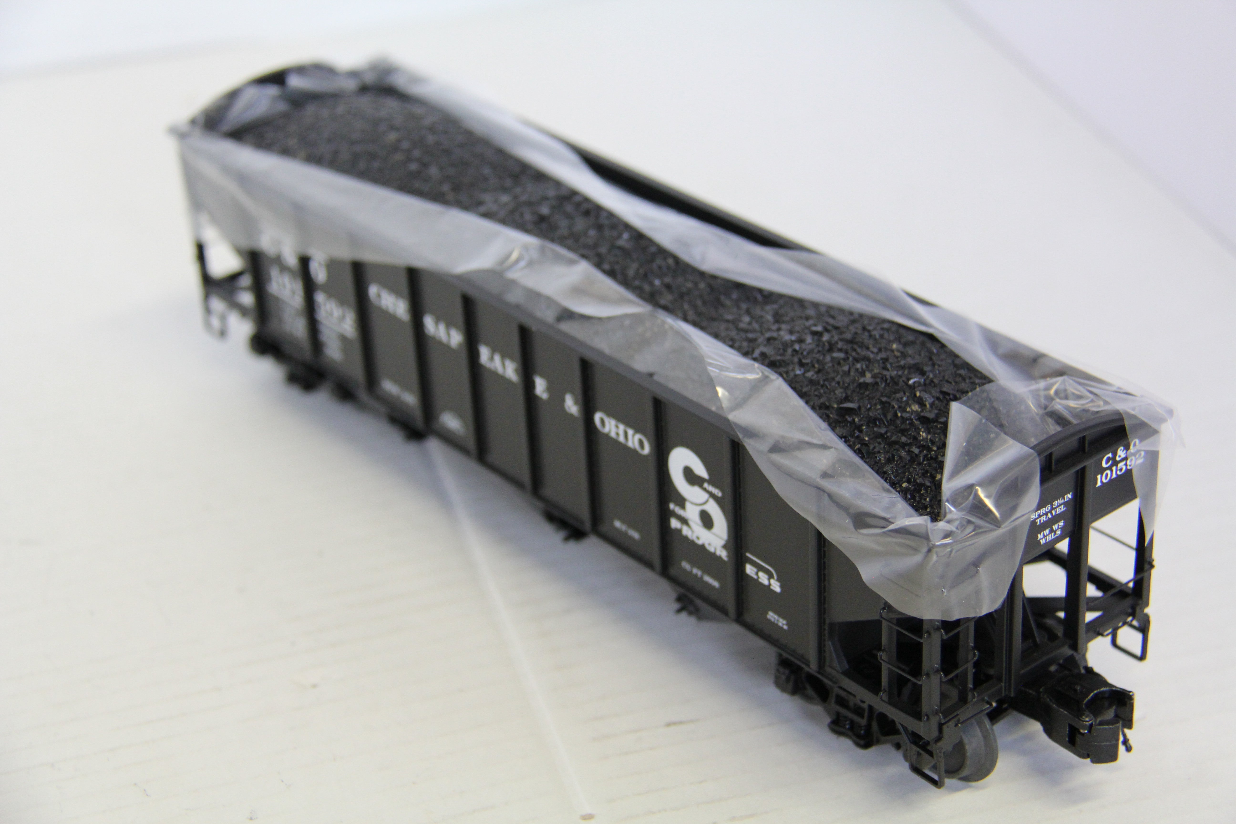 MTH 20-97964 Chesapeake & Ohio 70-Ton 3 Bay Hopper Car w/ Coal Load-Second hand-M7336