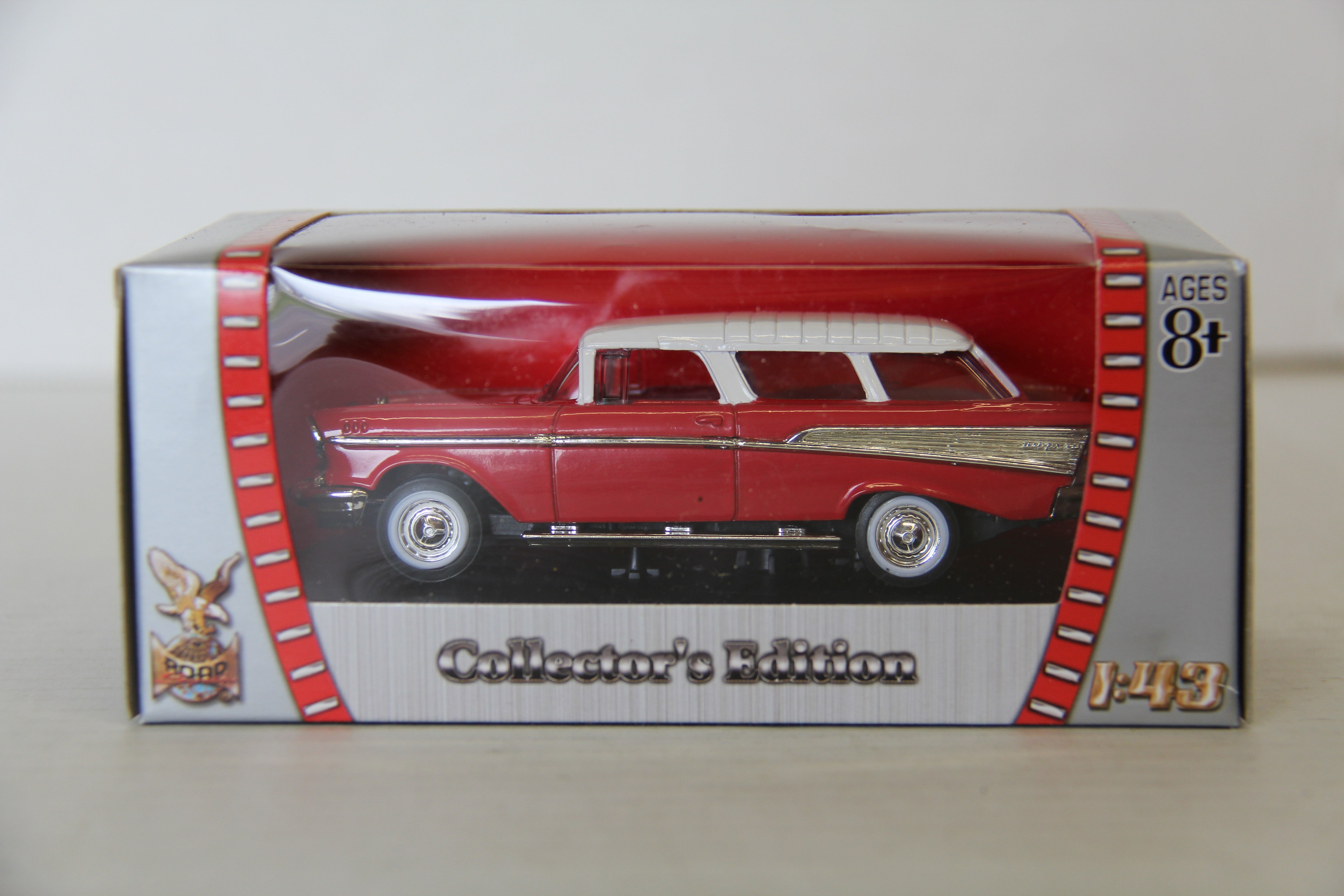 Road Signature Series 1:43 Scale 1957 Chevrolet Nomad-Second hand-M6079