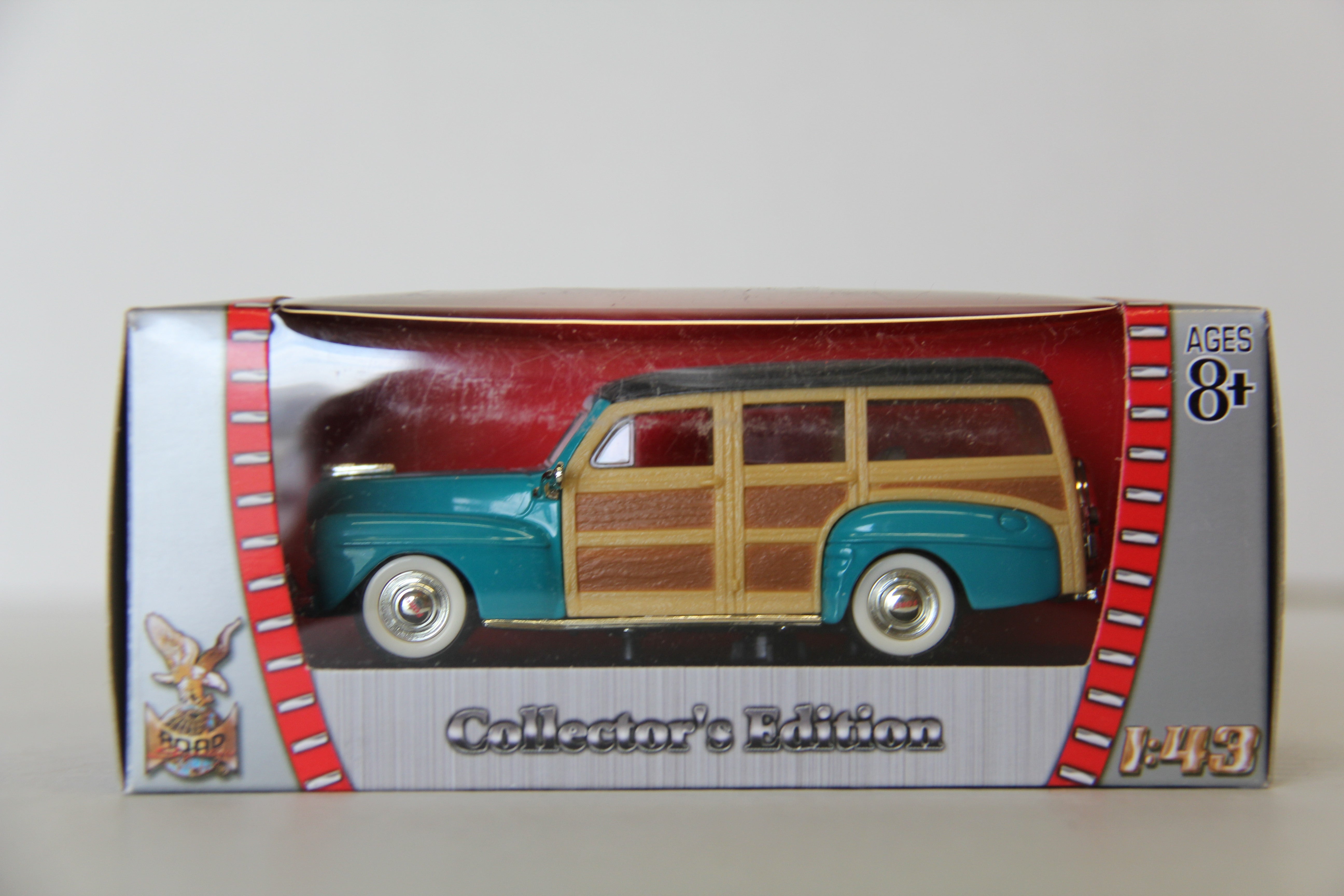 Road Signature Series 1:43 Scale 1948 Ford Woody-Second hand-M6080