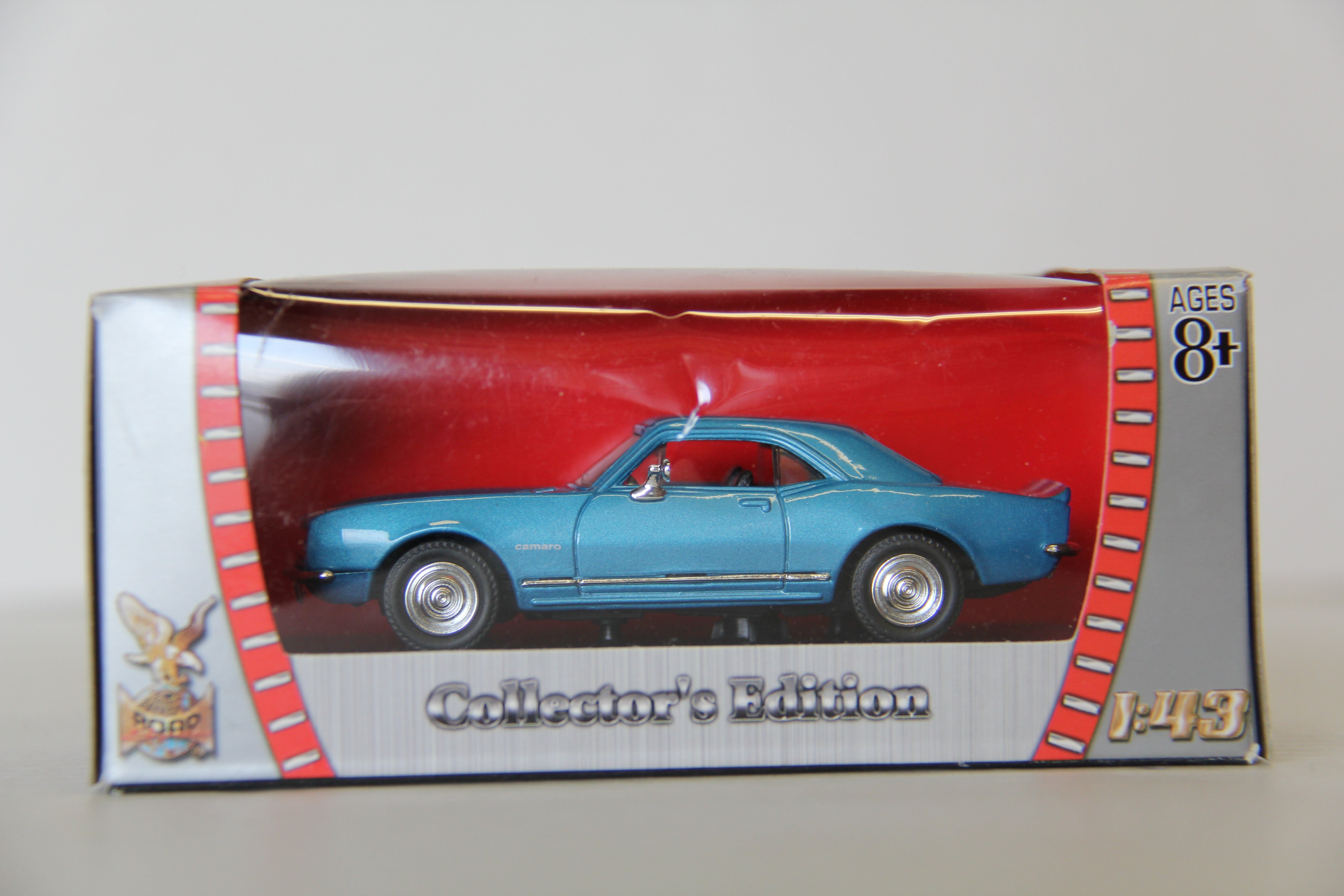 Road Signature Series 1:43 Scale 1967 Chevrolet Camaro Z-28-Second hand-M6087