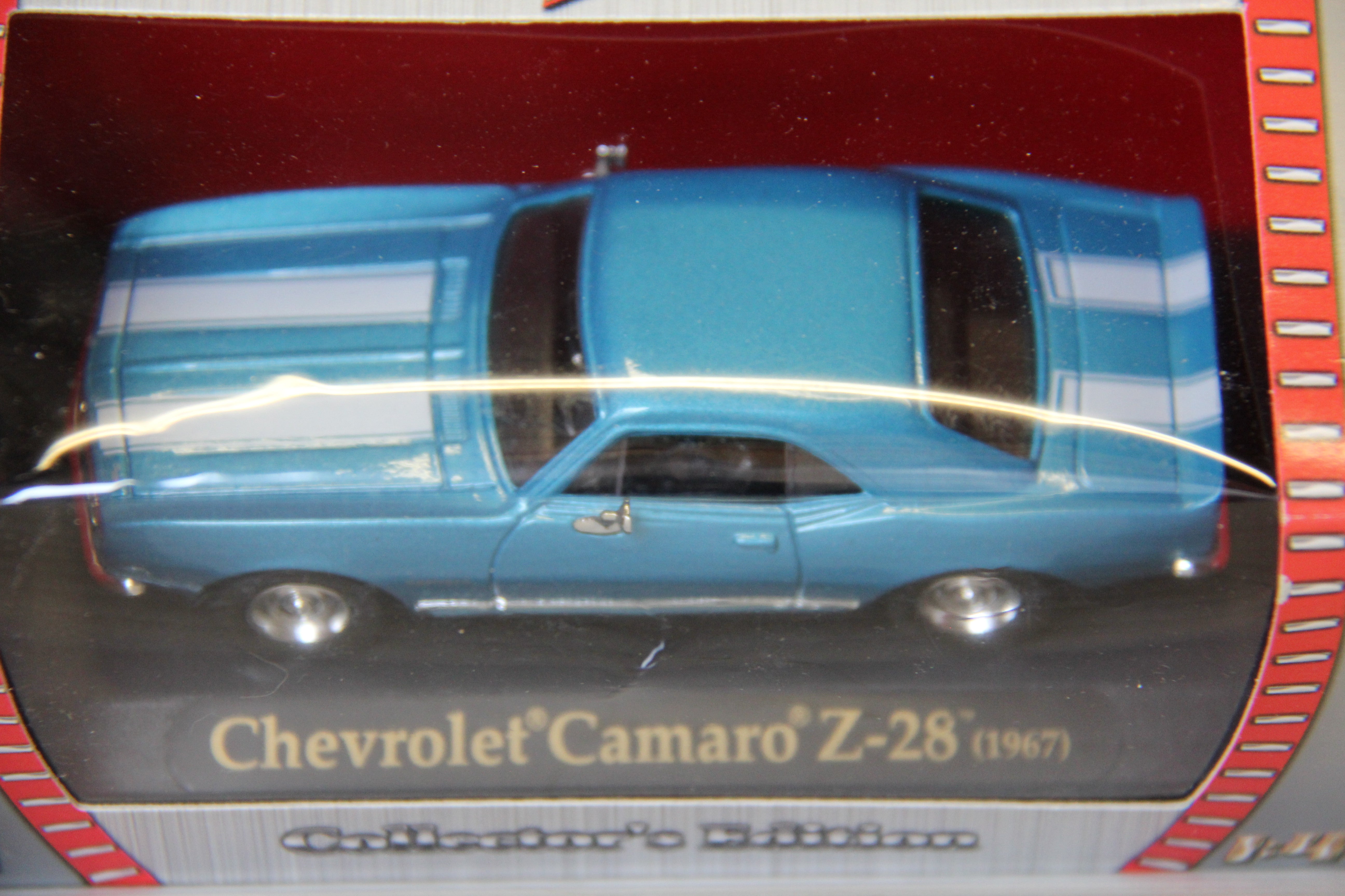 Road Signature Series 1:43 Scale 1967 Chevrolet Camaro Z-28-Second hand-M6087