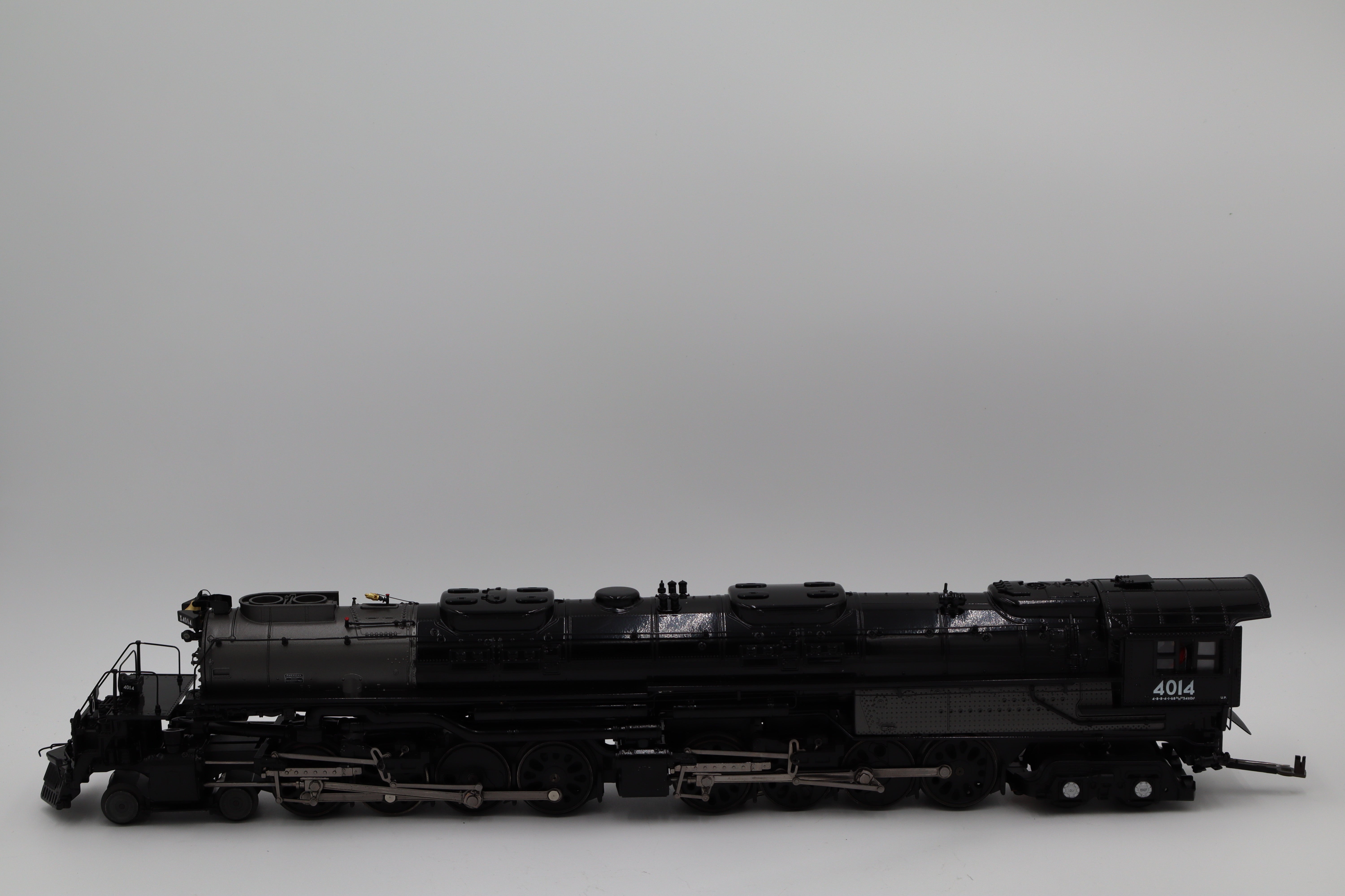 MTH 20-3807-1 Union Pacific #41014 Restoration) 4-8-8-4 Big Boy Steam Engine (Oil Burner)-Second hand-M8377