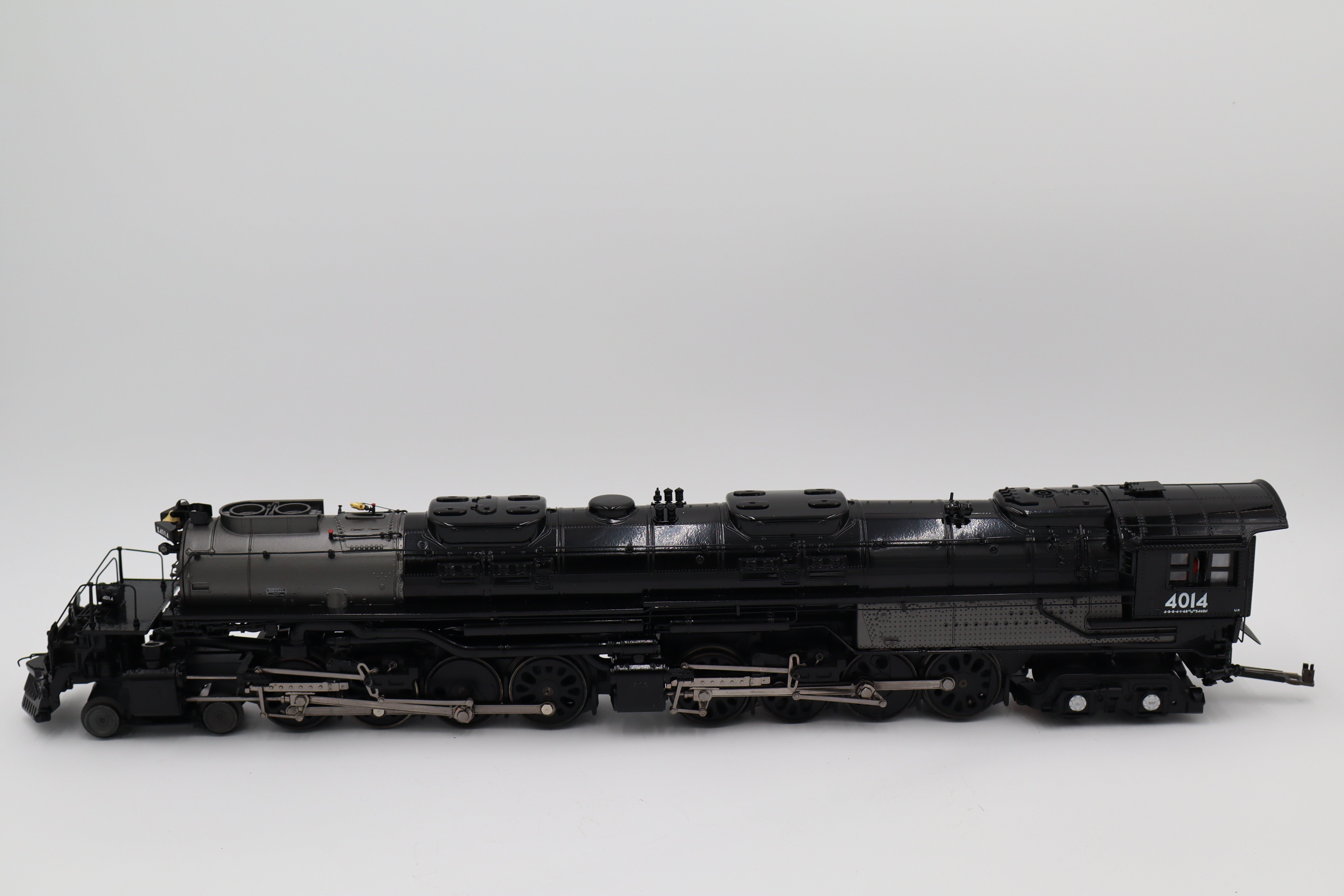 MTH 20-3807-1 Union Pacific #41014 Restoration) 4-8-8-4 Big Boy Steam Engine (Oil Burner)-Second hand-M8377