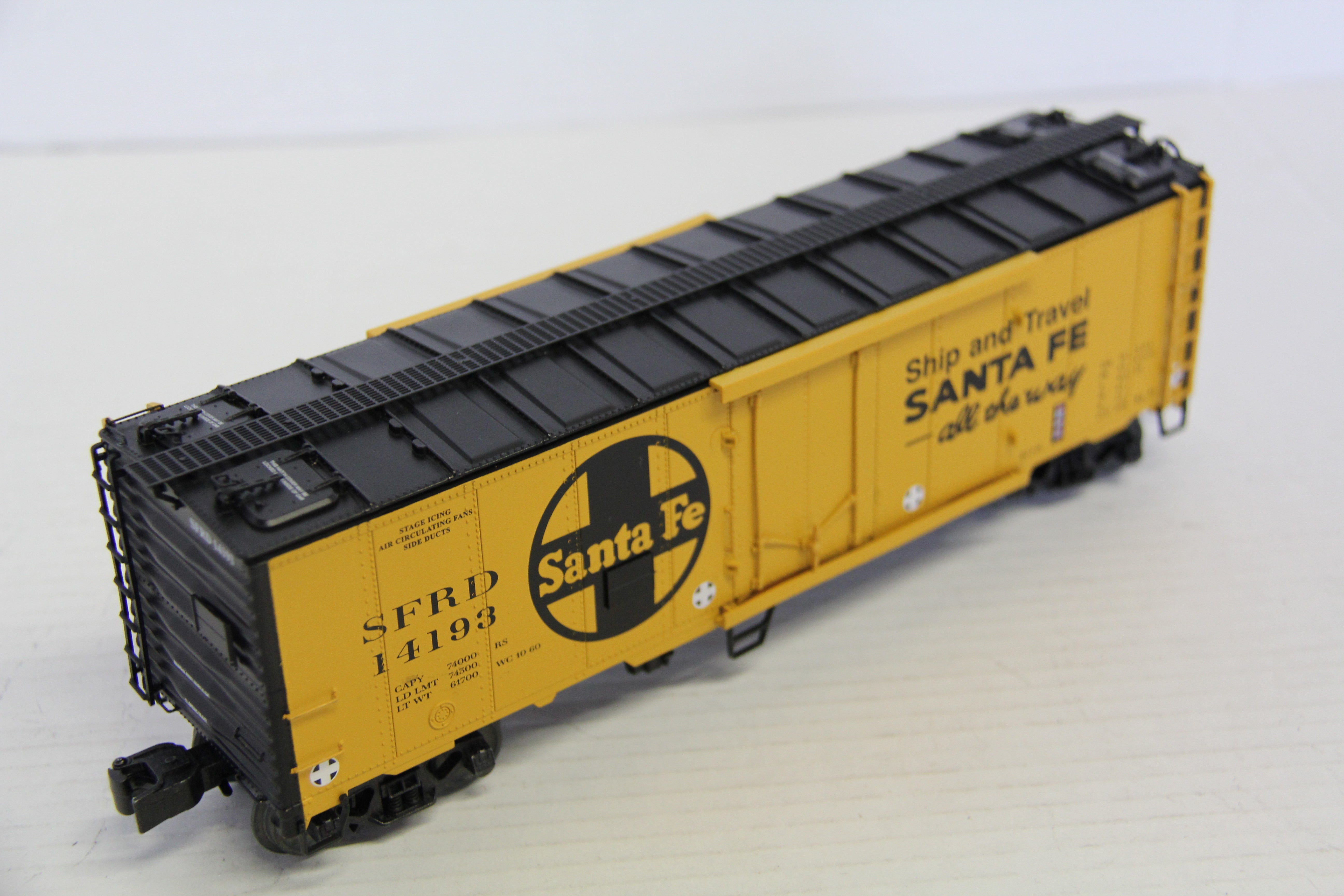 Lionel 2026062 Santa Fe Plug Door Reefer-Second hand-M7345