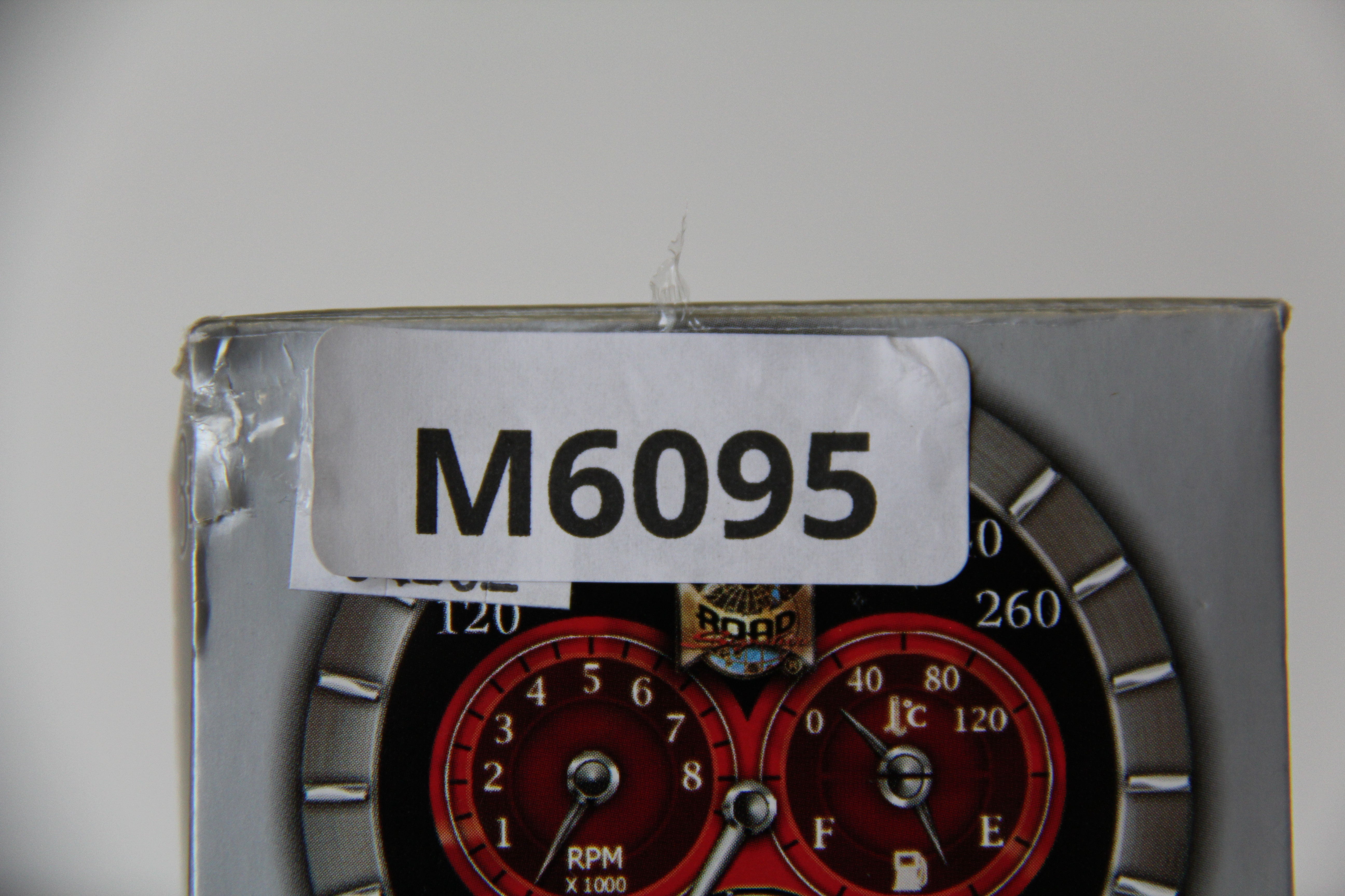 Road Signature Series 1:43 Scale 1957 Chevrolet Corvette-Second hand-M6095