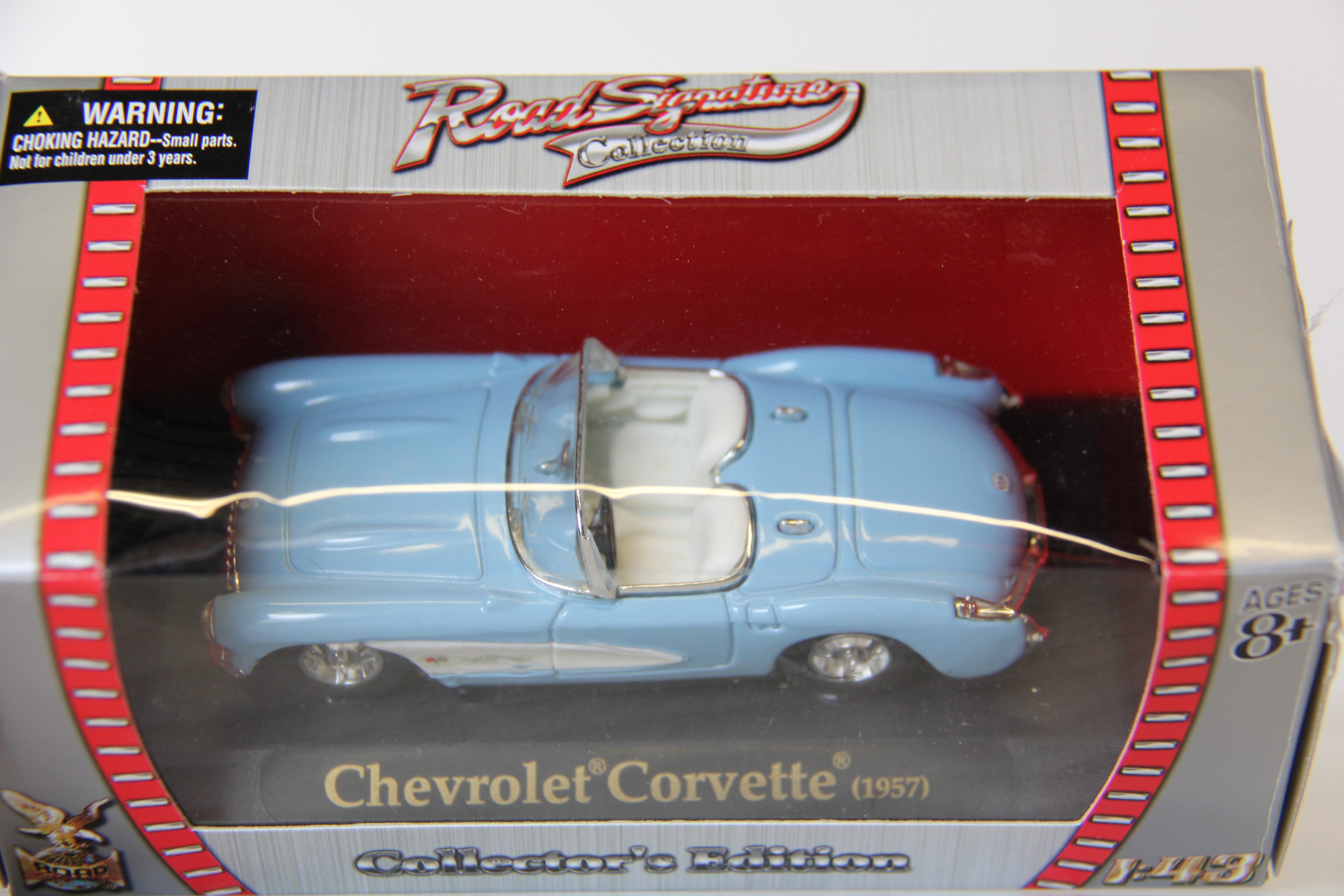 Road Signature Series 1:43 Scale 1957 Chevrolet Corvette-Second hand-M6095