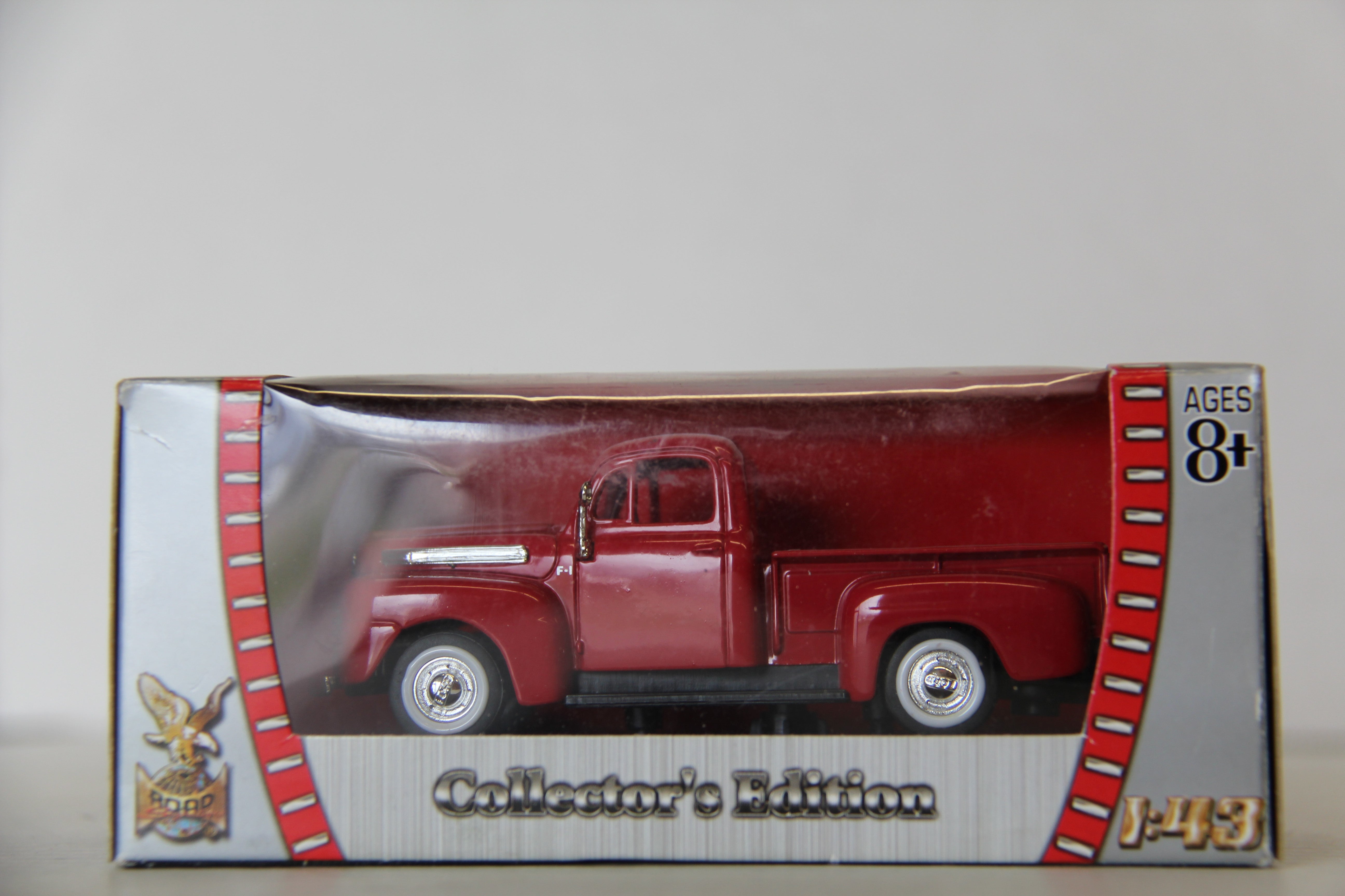 Road Signature Series 1:43 Scale 1947 Ford F-1 Pick Up-Second hand-M6096