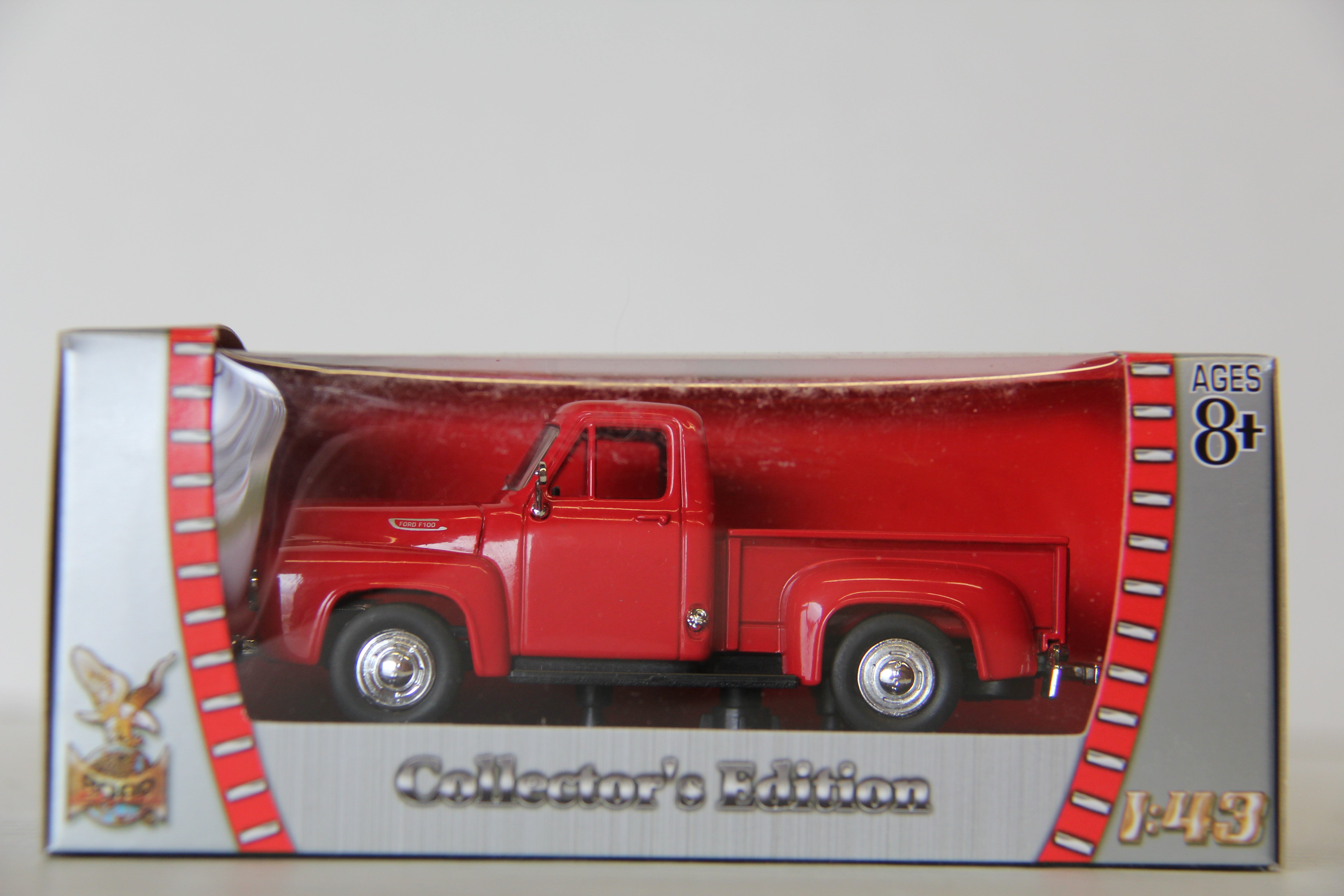 Road Signature Series 1:43 Scale 1953 Ford F-100 Pick Up-Second hand-M6097