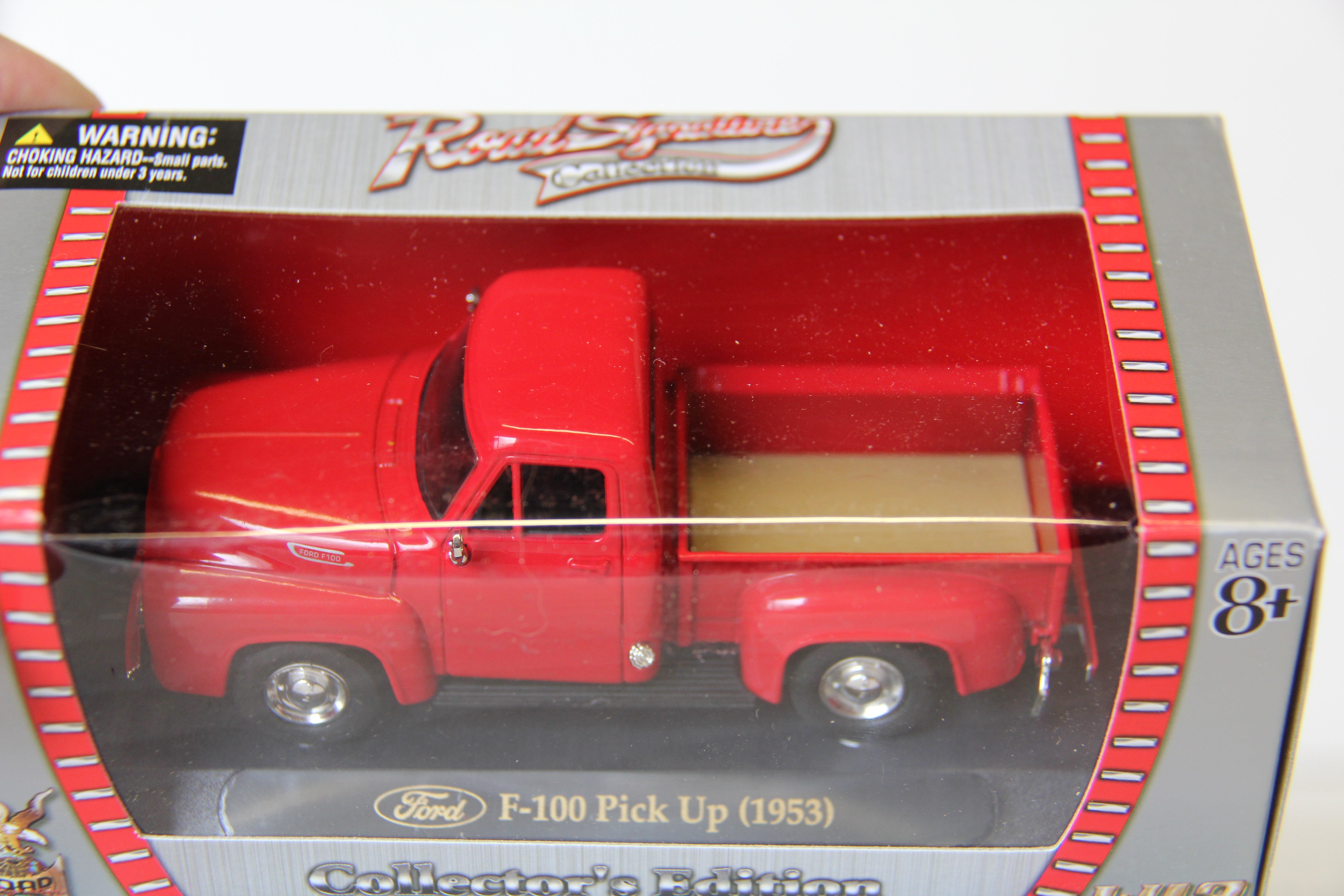 Road Signature Series 1:43 Scale 1953 Ford F-100 Pick Up-Second hand-M6097