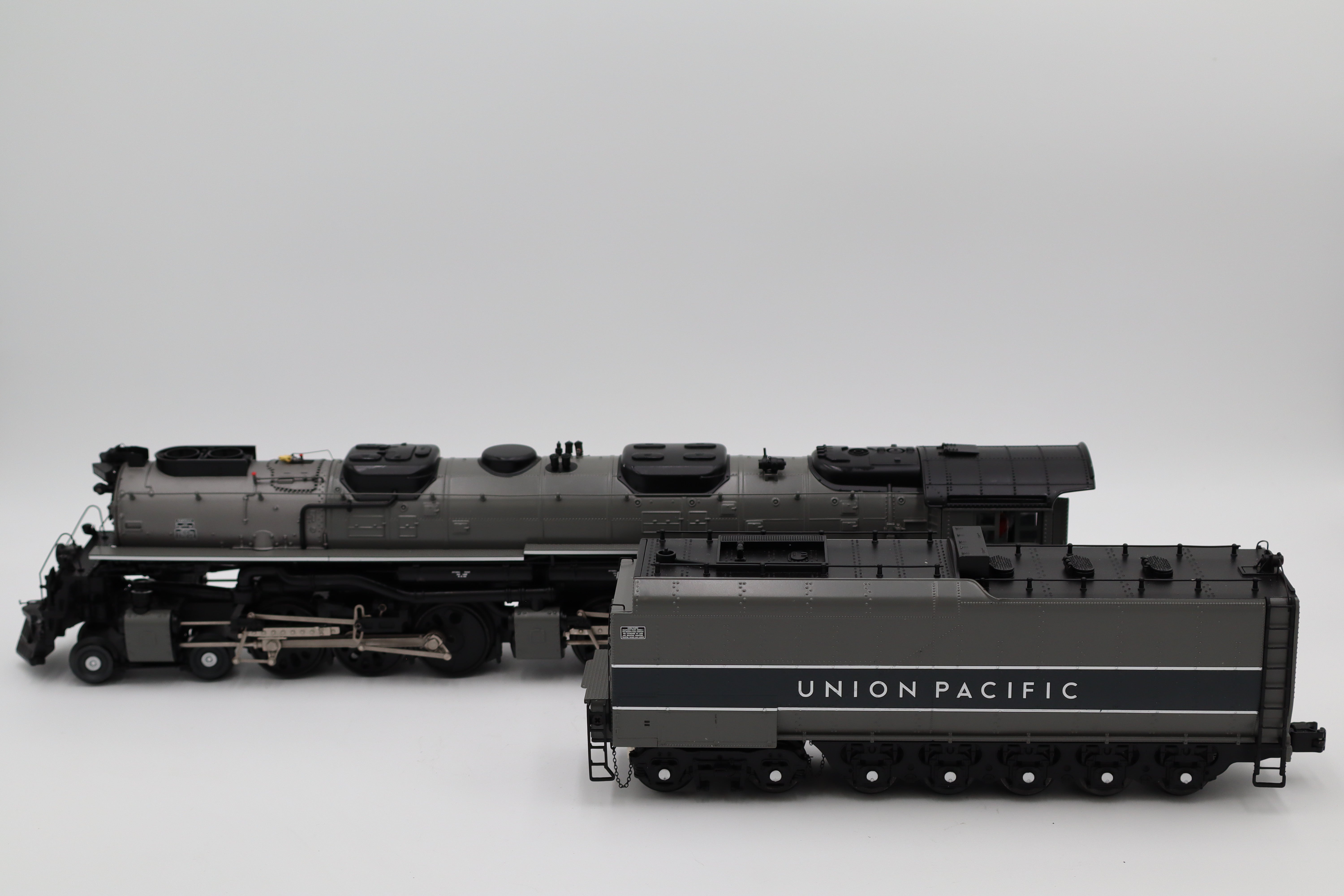 MTH 20-3896-1 Union Pacific #3979 (Oil Tender) 4-6-6-4 Challenger Steam Engine-Second hand-M8174
