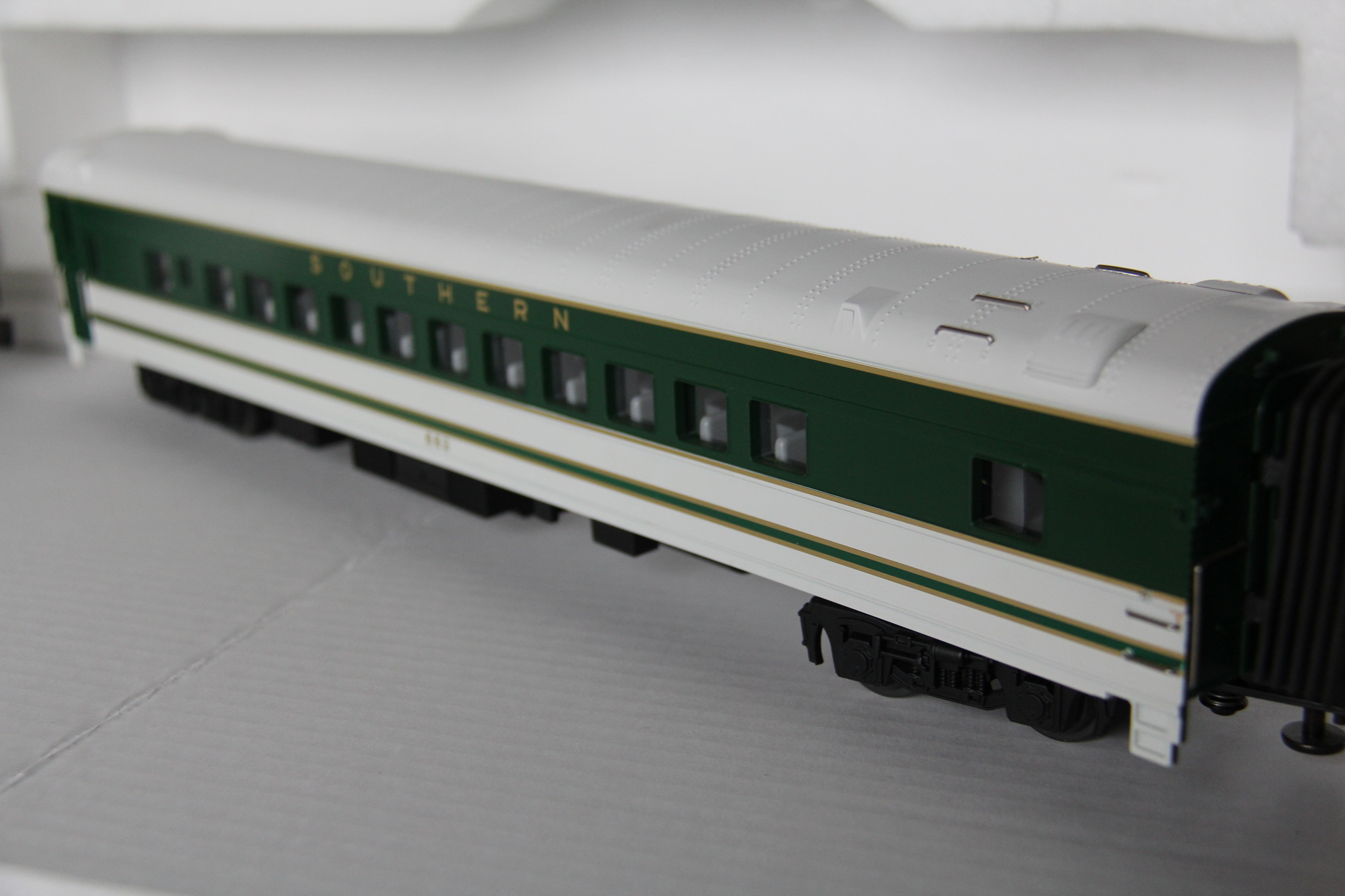 MTH 20-6517 & MTH 20-6617  Southern 70' ABS Passenger Smooth 7 Car Set-Second hand-M3841