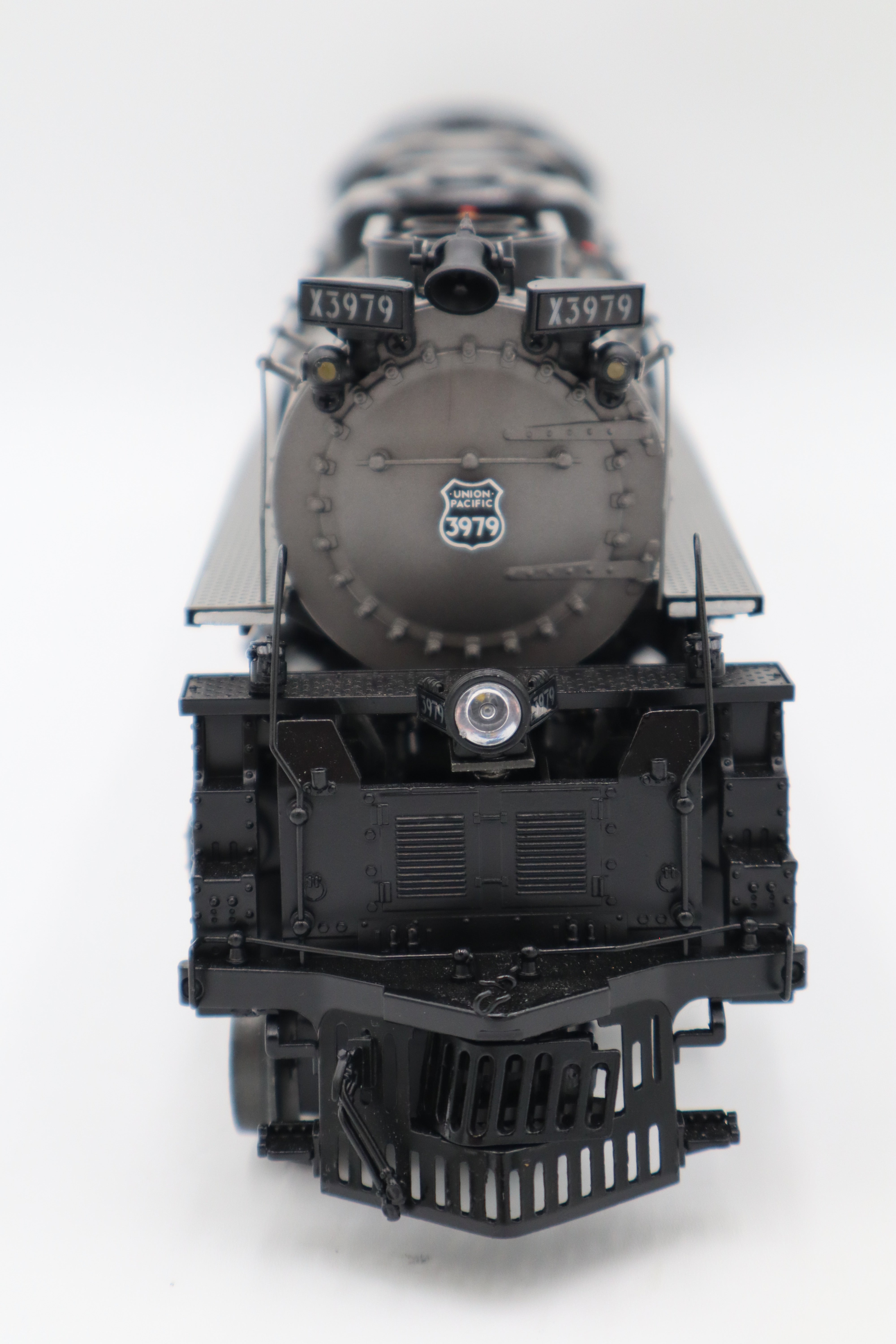 MTH 20-3896-1 Union Pacific #3979 (Oil Tender) 4-6-6-4 Challenger Steam Engine-Second hand-M8174
