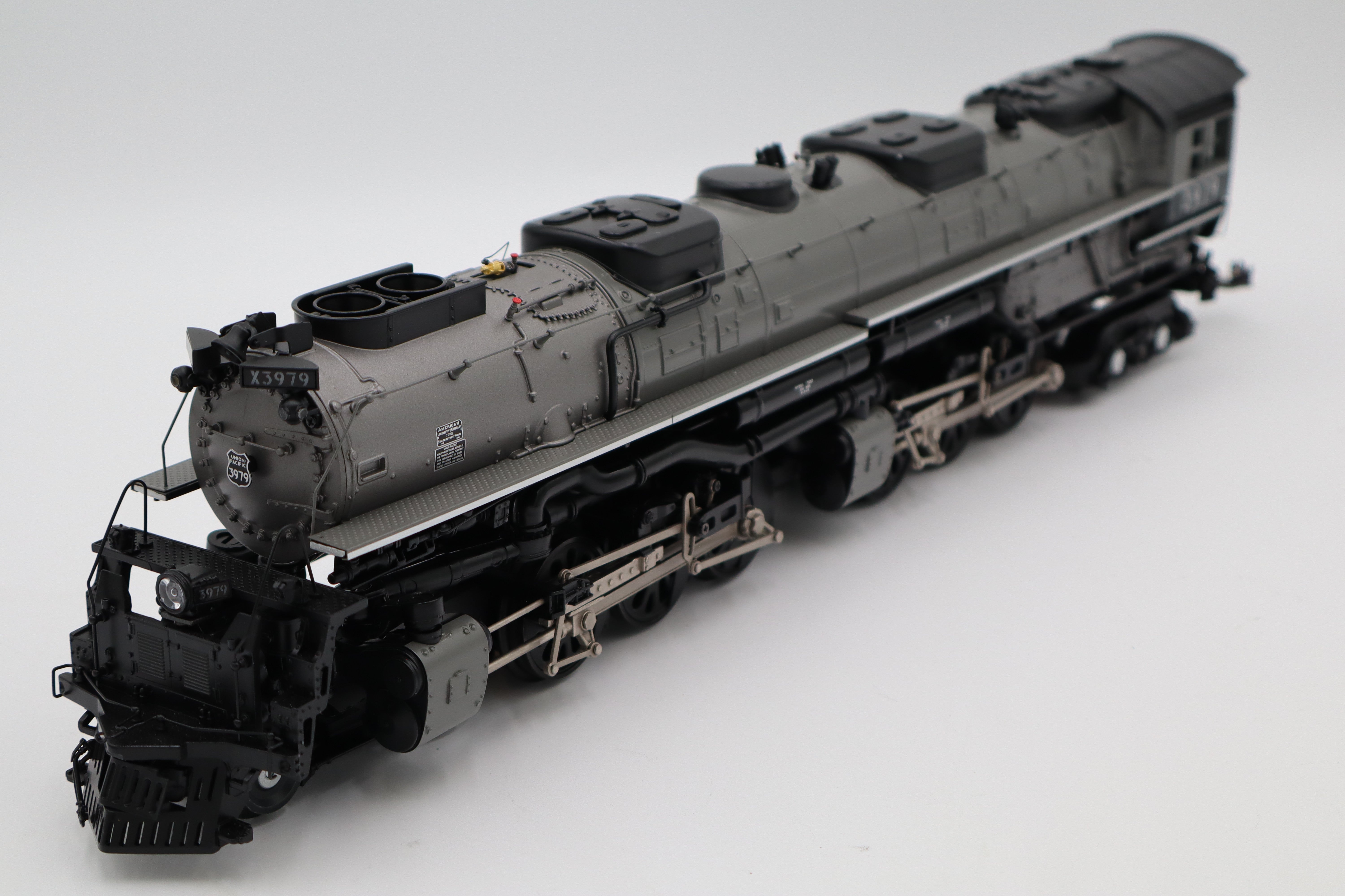 MTH 20-3896-1 Union Pacific #3979 (Oil Tender) 4-6-6-4 Challenger Steam Engine-Second hand-M8174