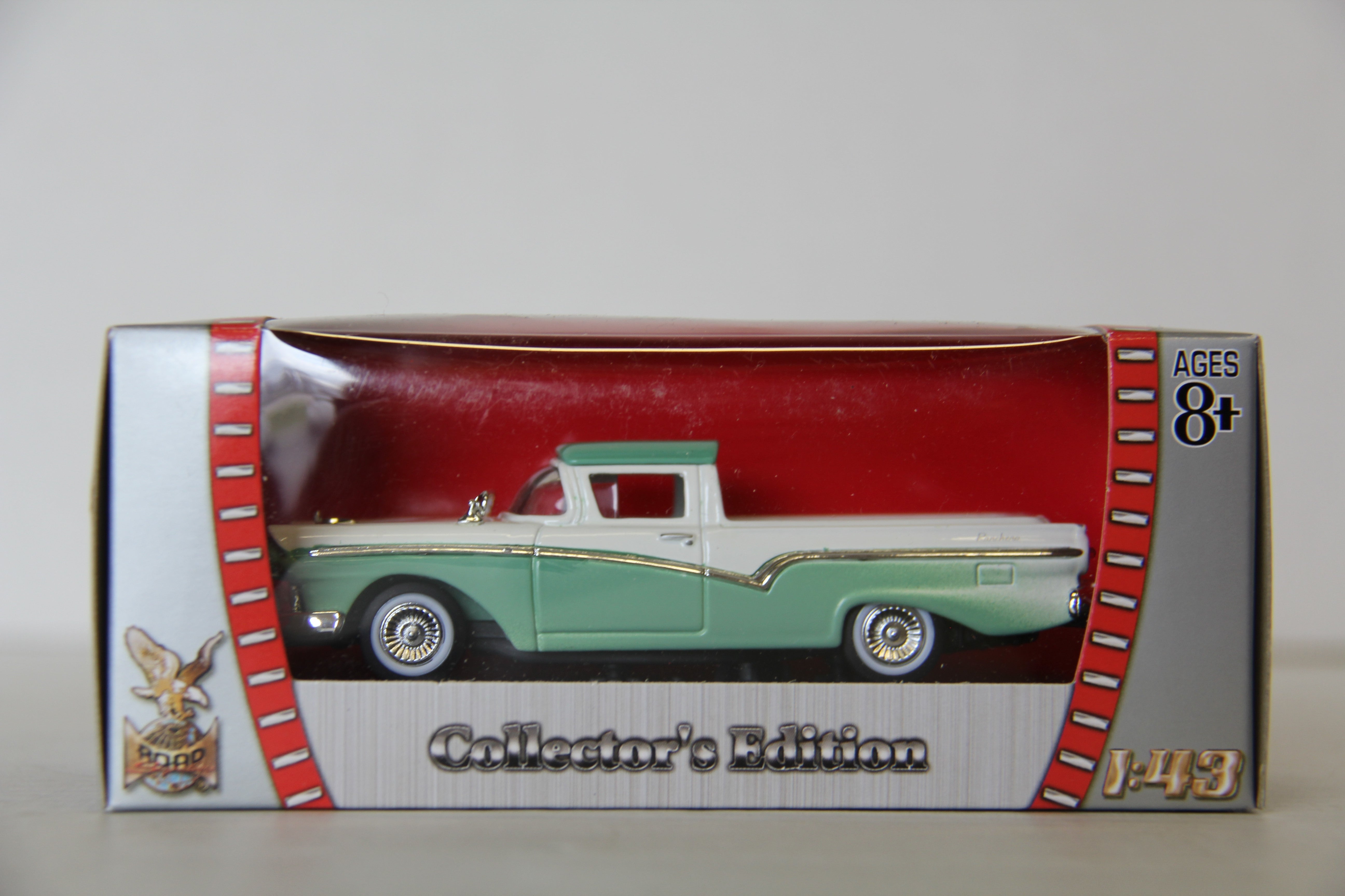Road Signature Series 1:43 Scale 1957 Ford Ranchero-Second hand-M6099