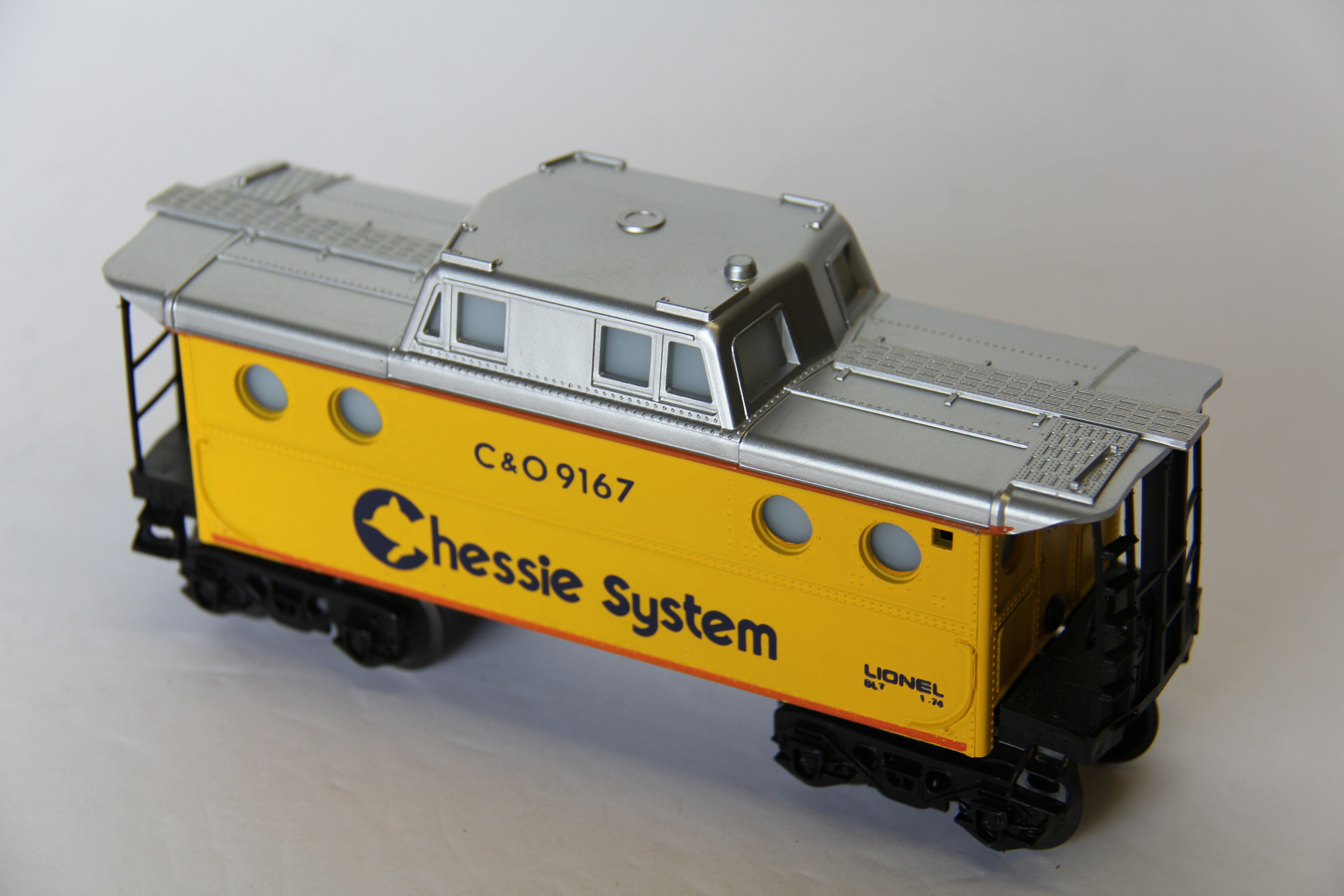 Lionel 6-9167 Chessie Lighted Caboose-Second hand-M7759