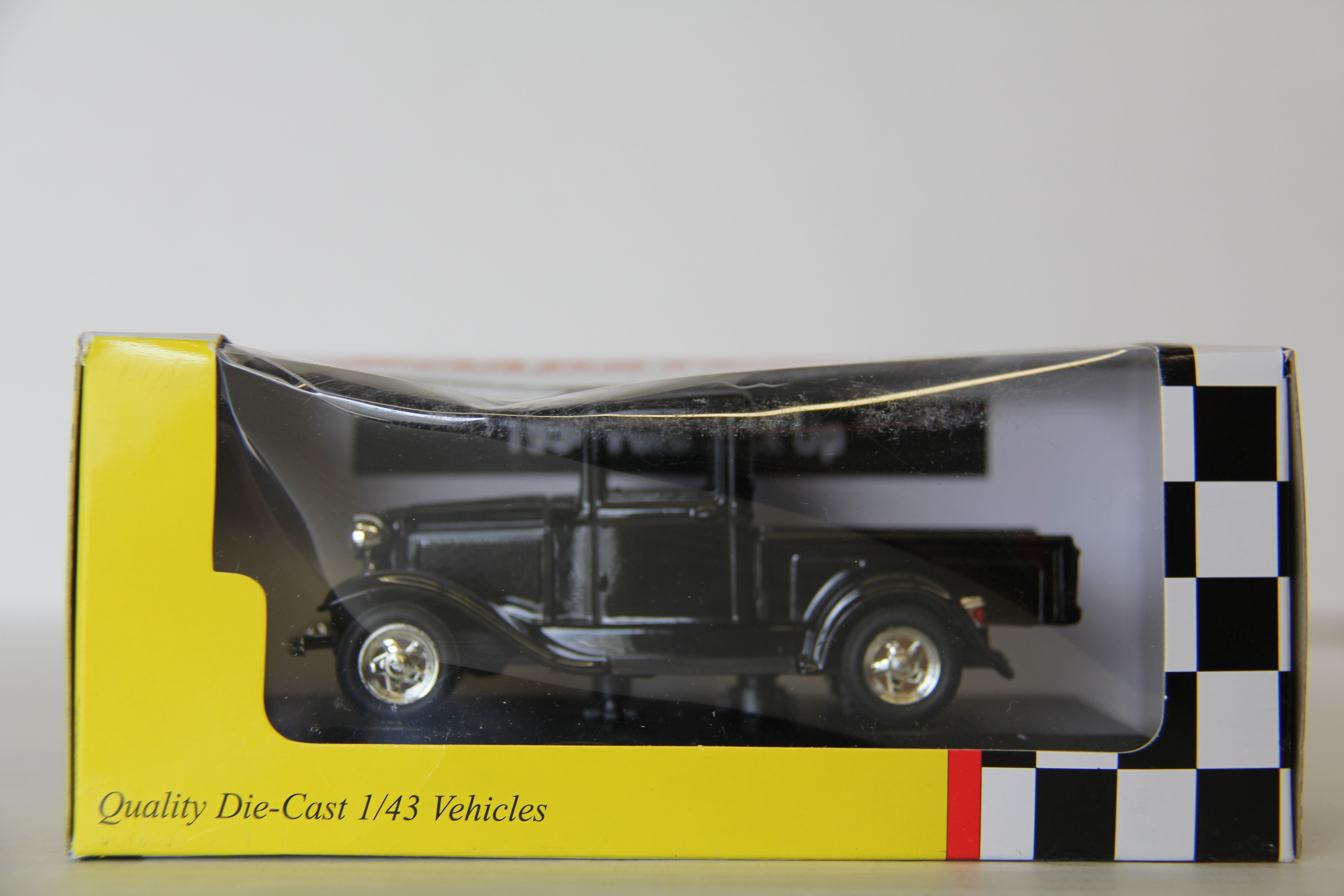 Roadsters RK 30-50066A 1:43 Scale 1934 Ford Pick Up Black-Second hand-M6101