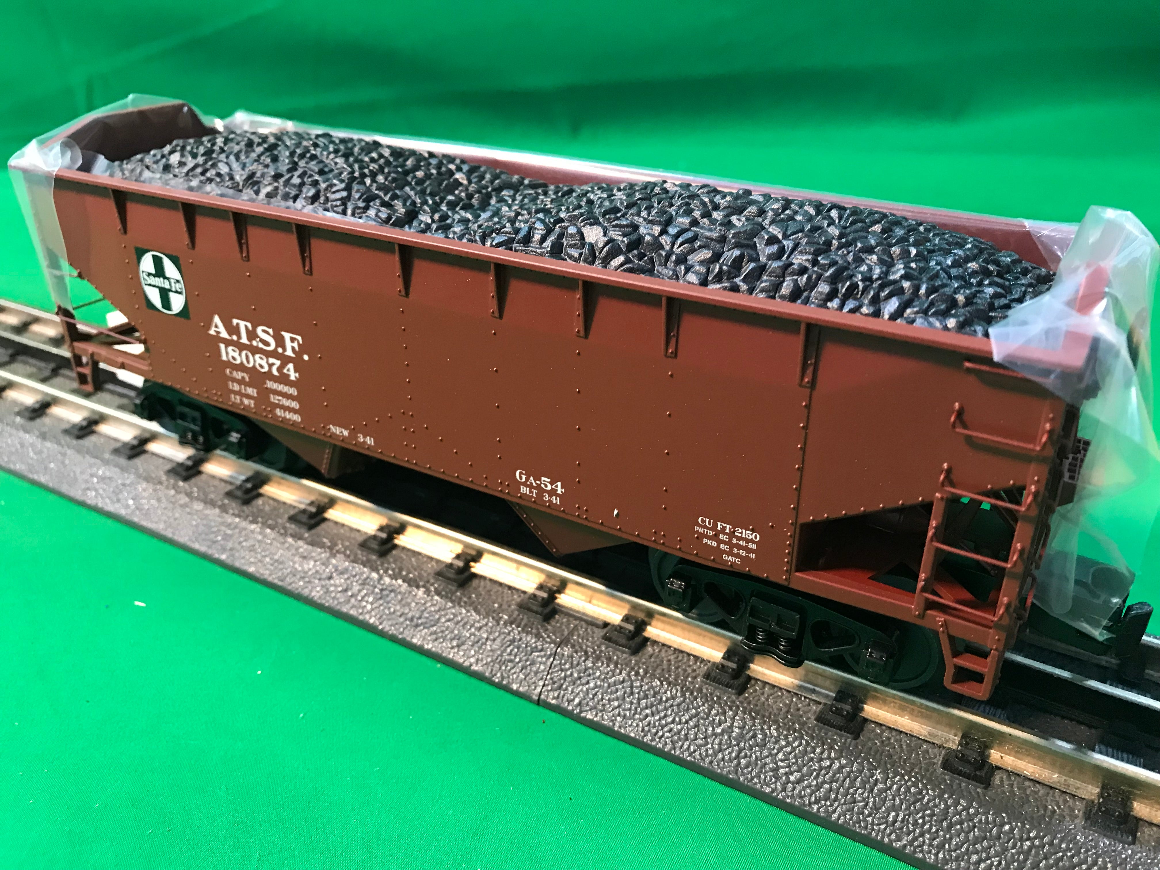 MTH 20-97908 Santa Fe 2-Bay Offset Hopper Car w/ Coal Load-2 Car Set-Second hand-M5385