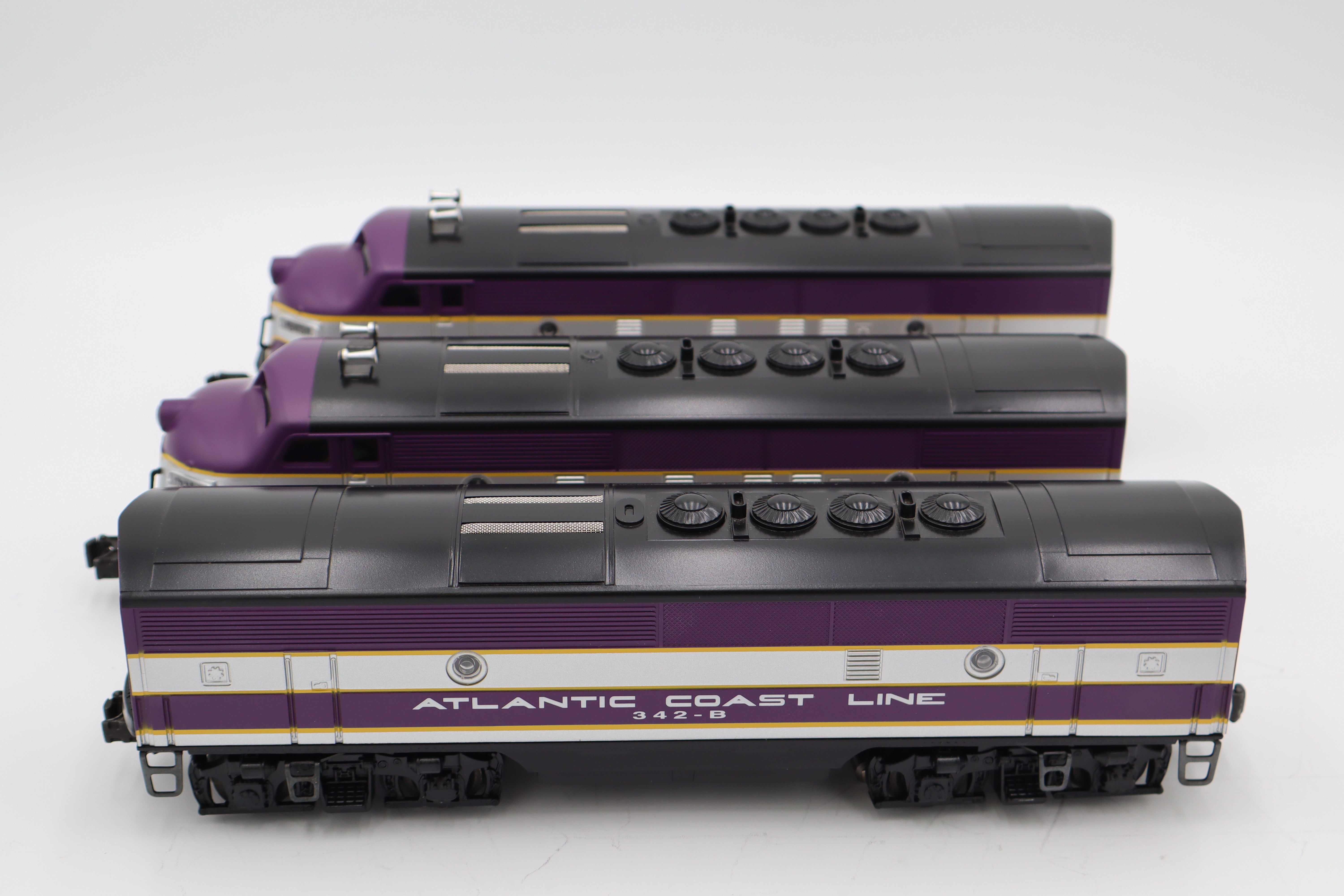 Lionel 6-11903 Atlantic Coast Line F3 ABA Diesels & 4 Passenger Set-Second hand-M8371