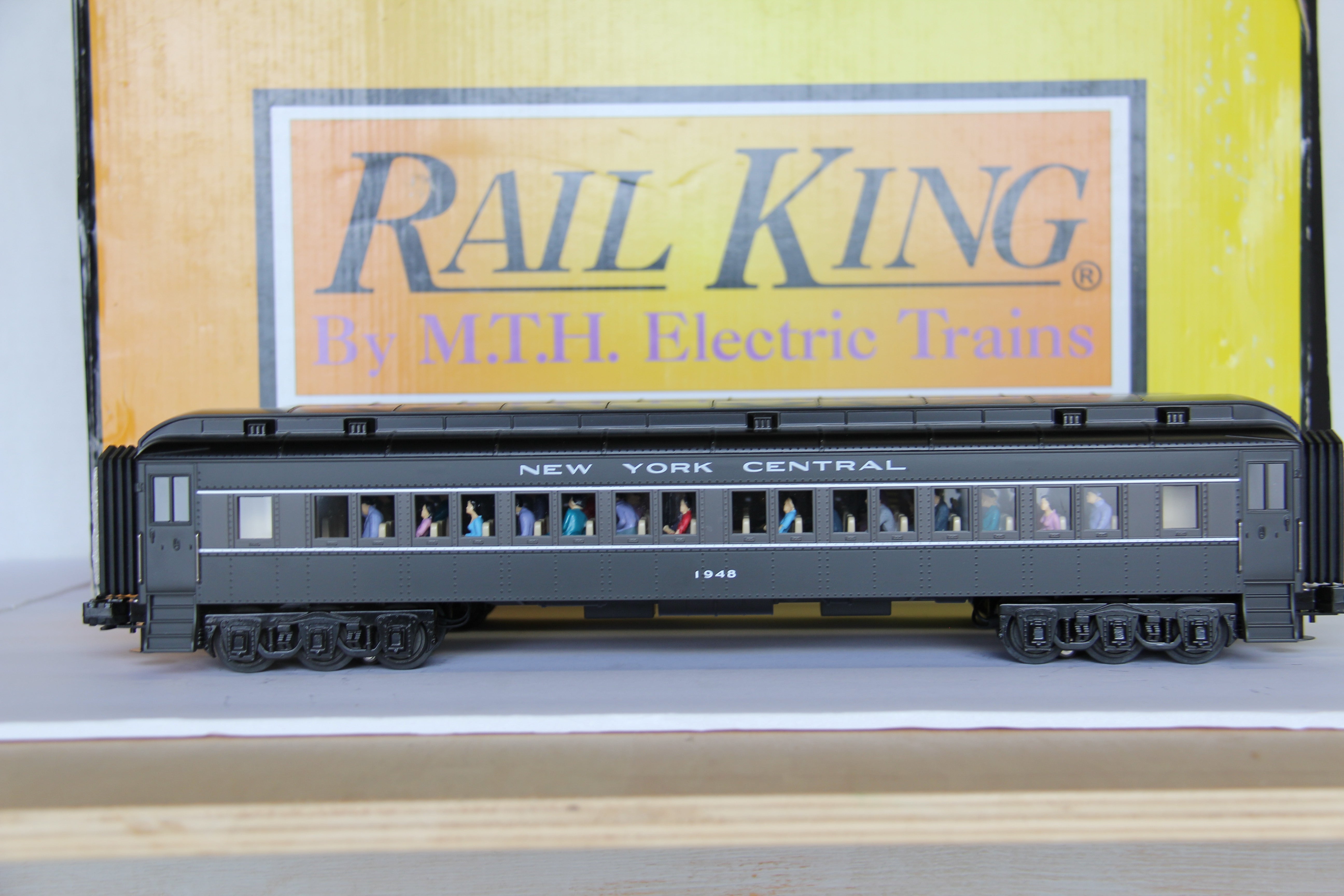 Rail King 30-69252 New York Central 4-Car 60' Madison Passenger Set-Second hand-M4565