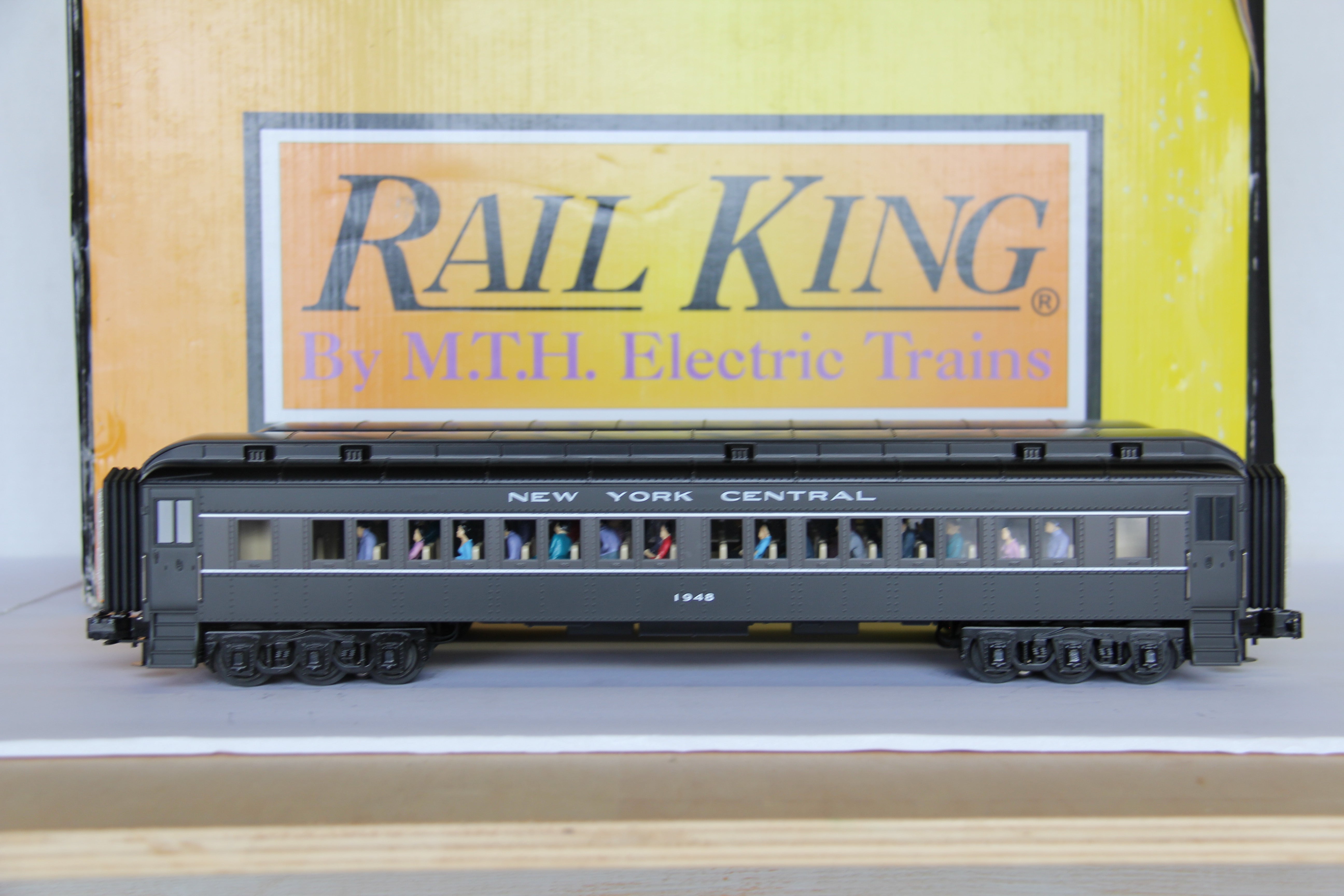 Rail King 30-69252 New York Central 4-Car 60' Madison Passenger Set-Second hand-M4565
