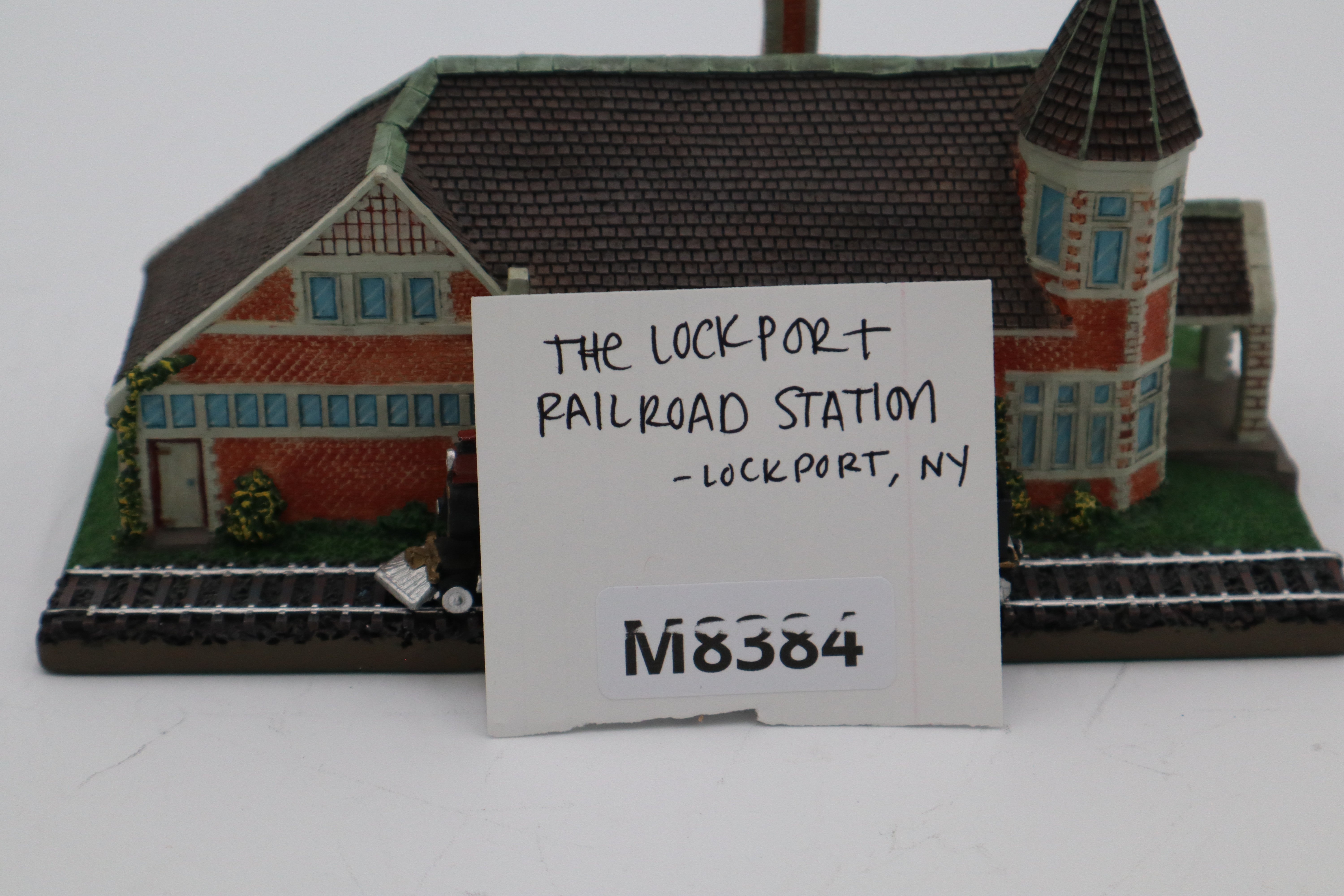 1993-1994 Danbury Mint  "The Lockport Railroad Station"-Second hand-M8384