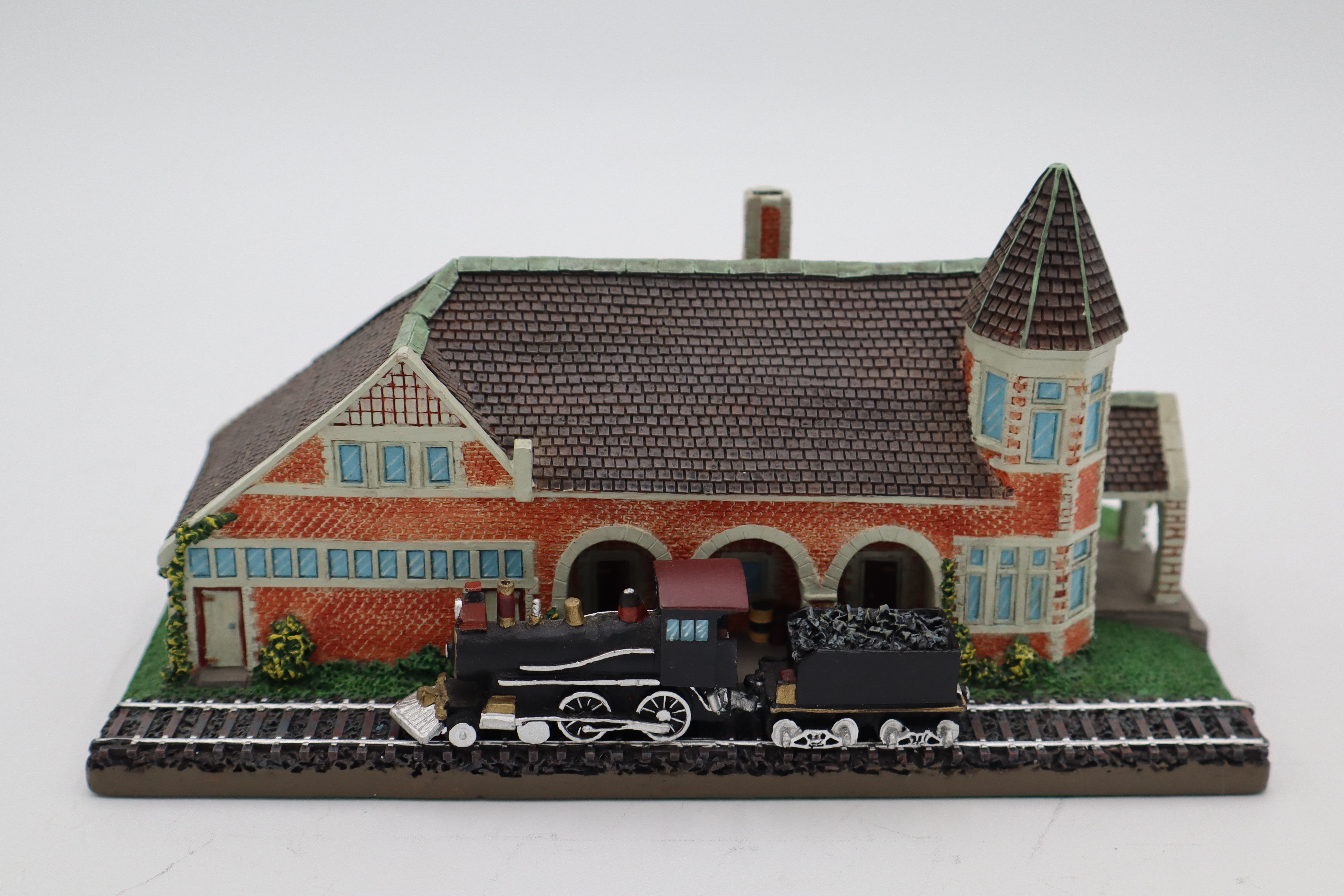 1993-1994 Danbury Mint  "The Lockport Railroad Station"-Second hand-M8384