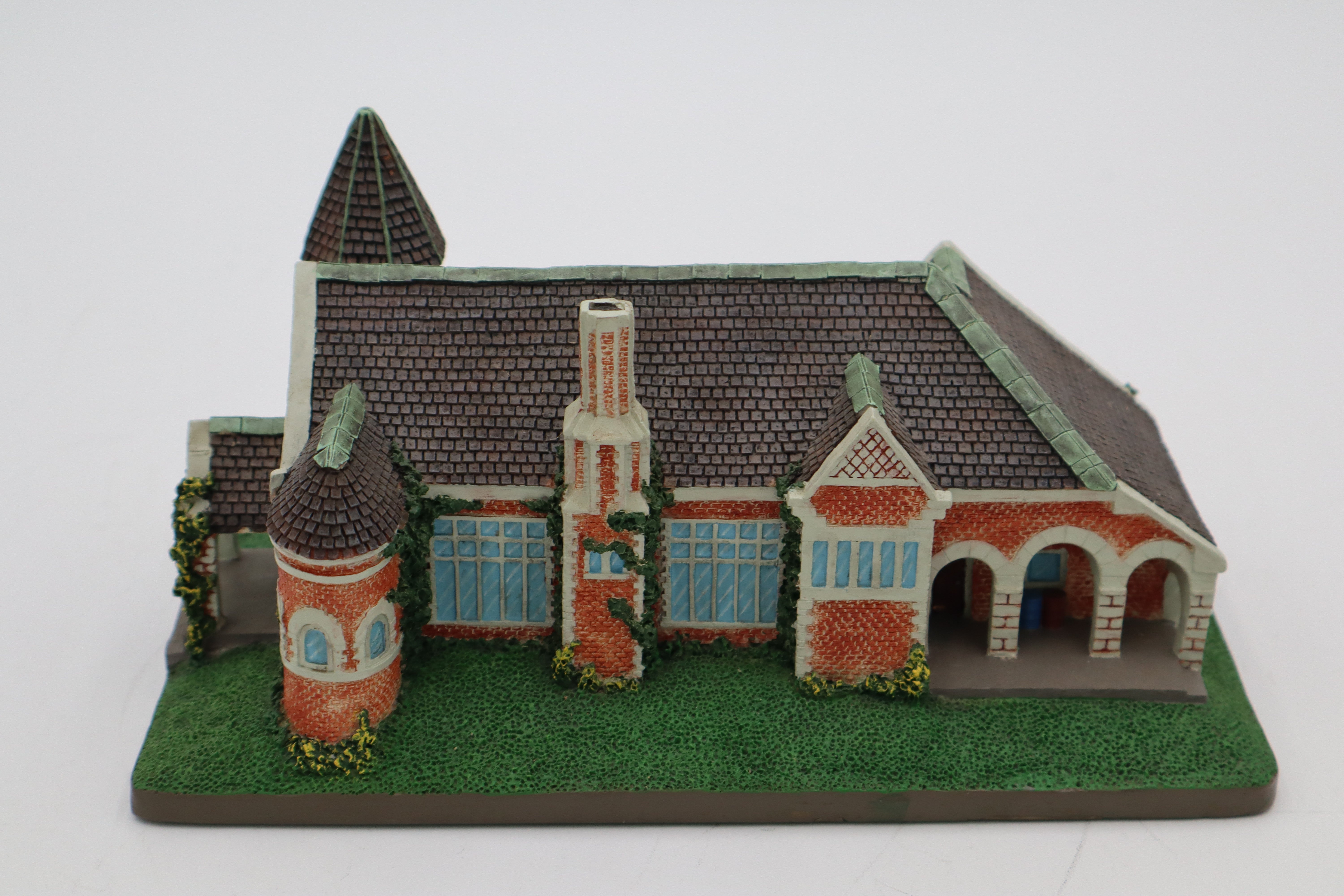 1993-1994 Danbury Mint  "The Lockport Railroad Station"-Second hand-M8384