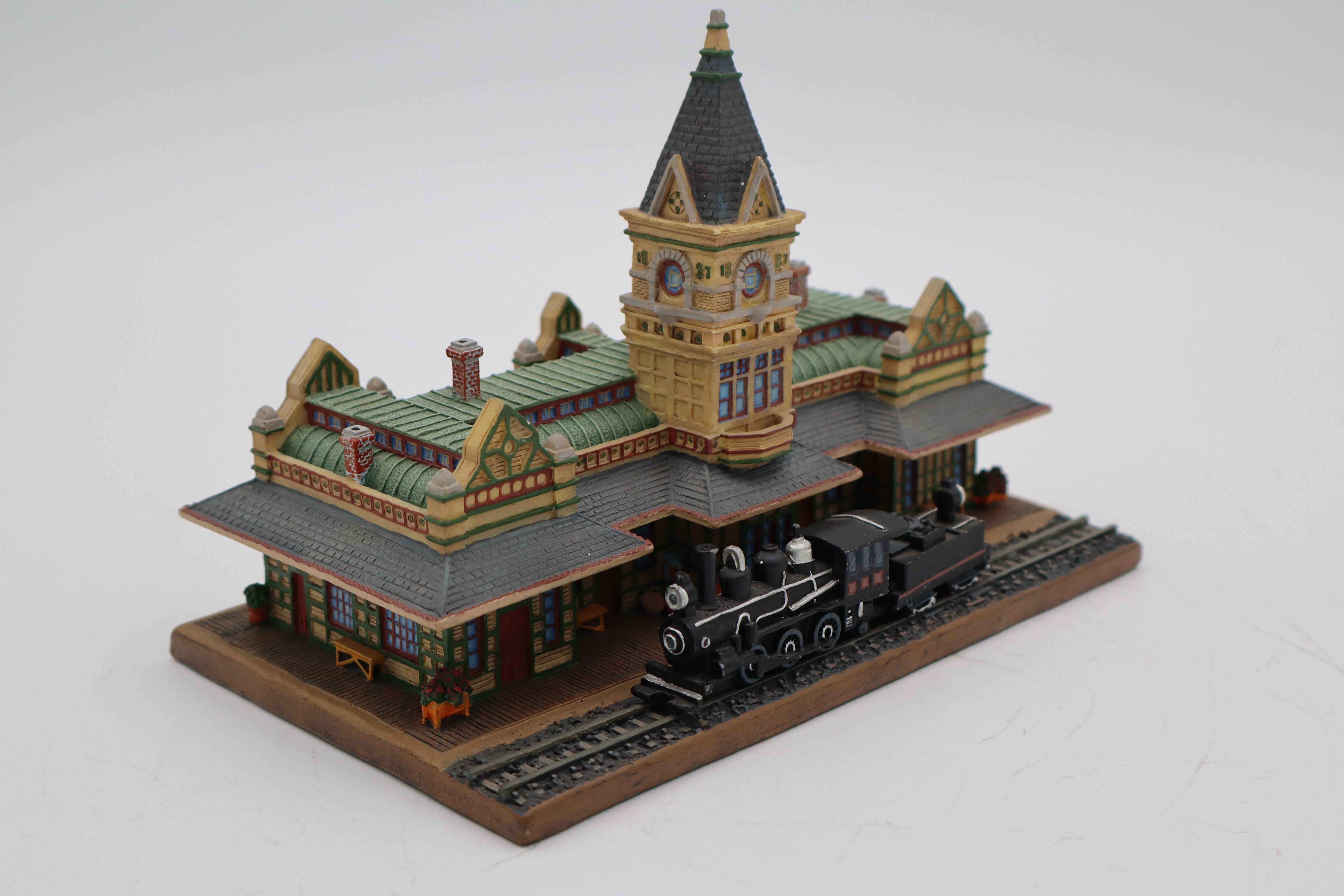 1994 Danbury Mint "The San Diego Railroad Station"-Second hand-M8385