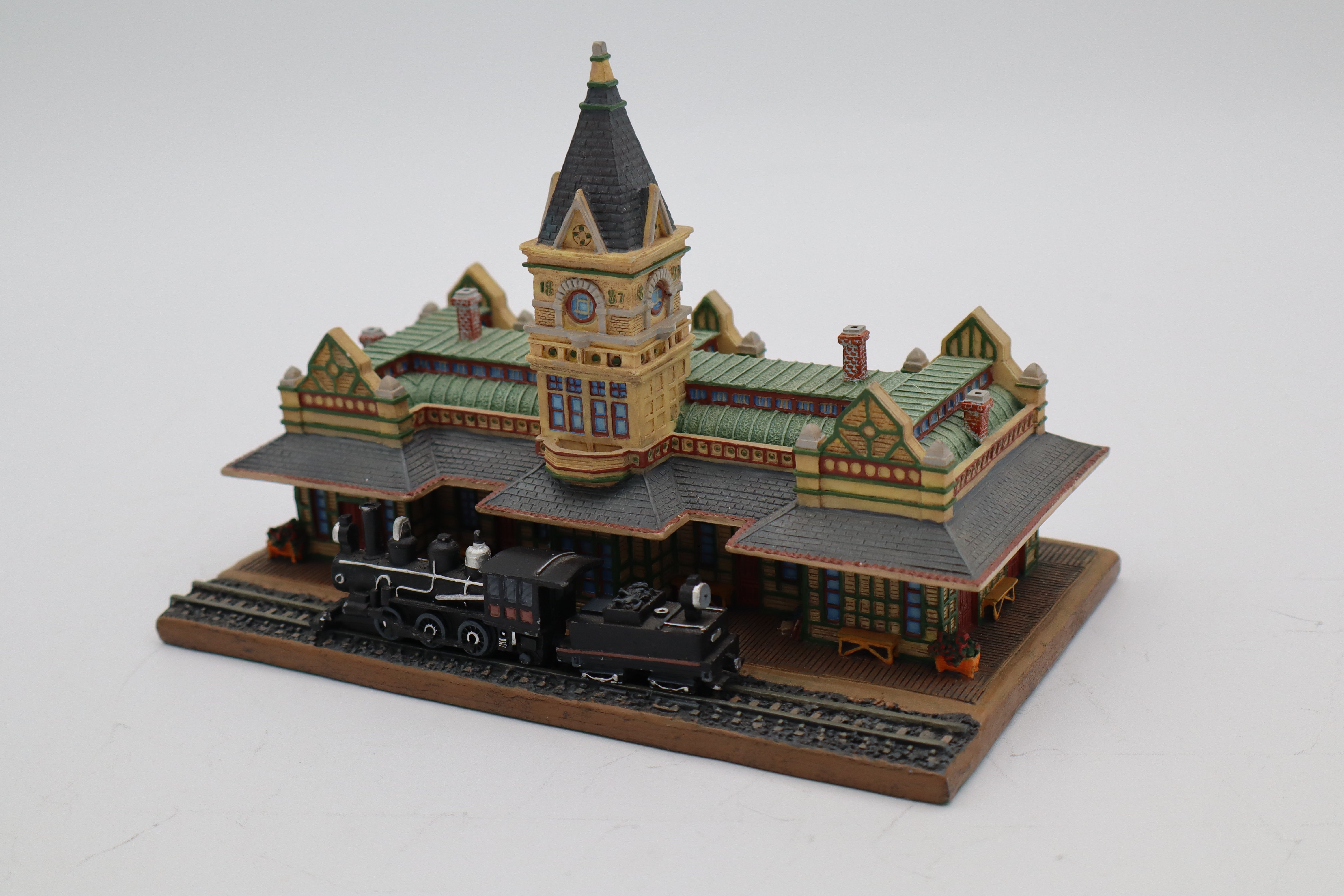 1994 Danbury Mint "The San Diego Railroad Station"-Second hand-M8385