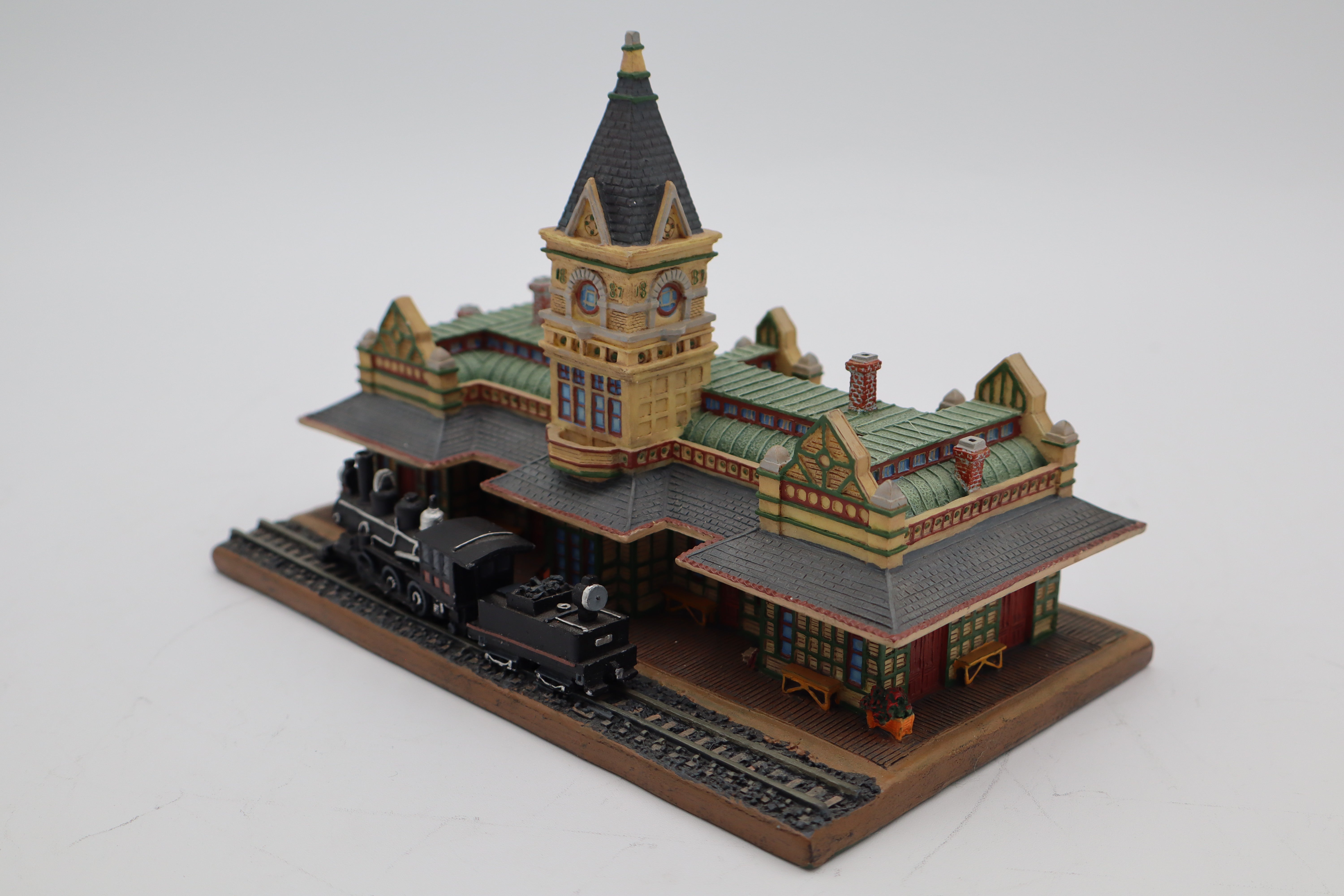 1994 Danbury Mint "The San Diego Railroad Station"-Second hand-M8385