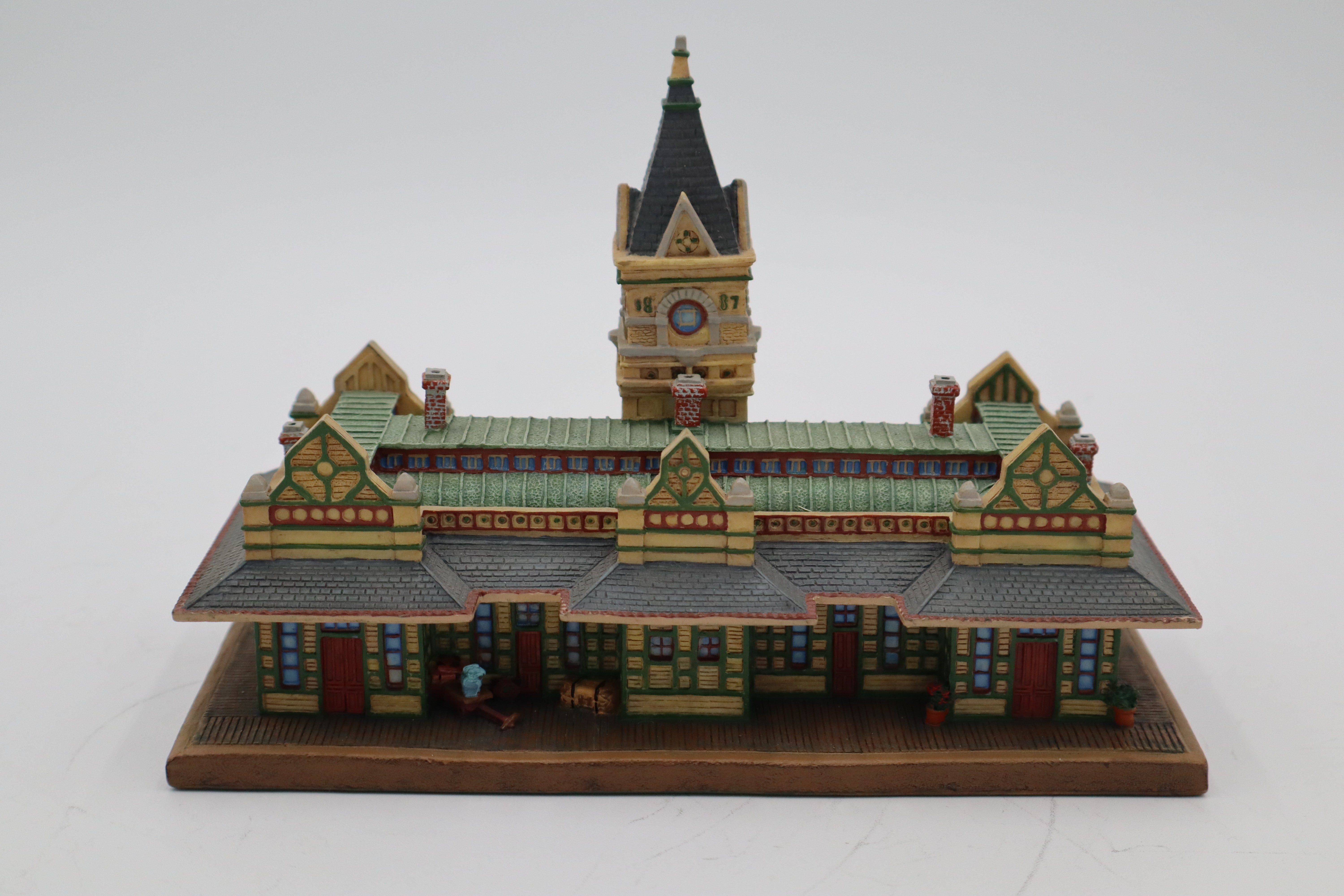 1994 Danbury Mint "The San Diego Railroad Station"-Second hand-M8385