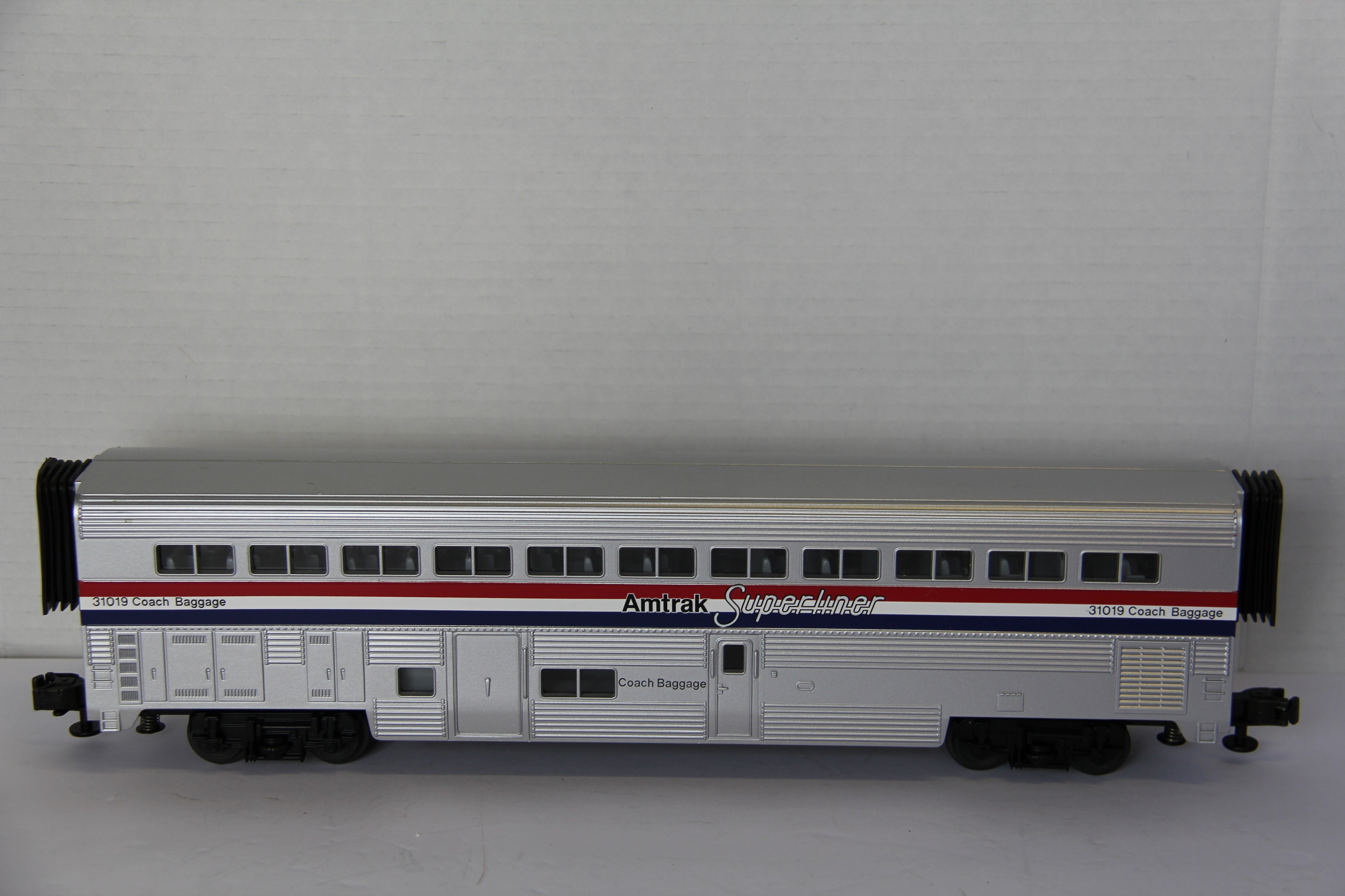 Rail King 30-4018-1 & 30-2160-0 Amtrak Genesis Set-Second hand-M7777