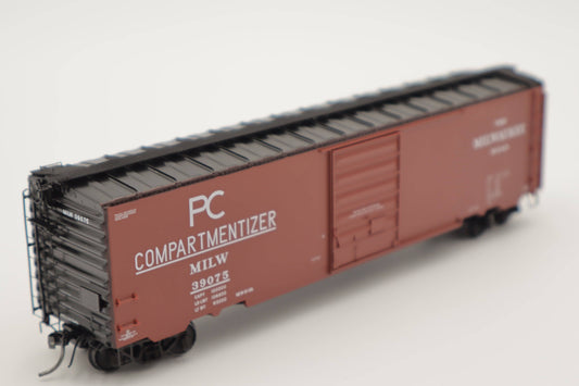 Kadee HO 6418 - 50' PS-1 Box Car "Milwaukee" #39075