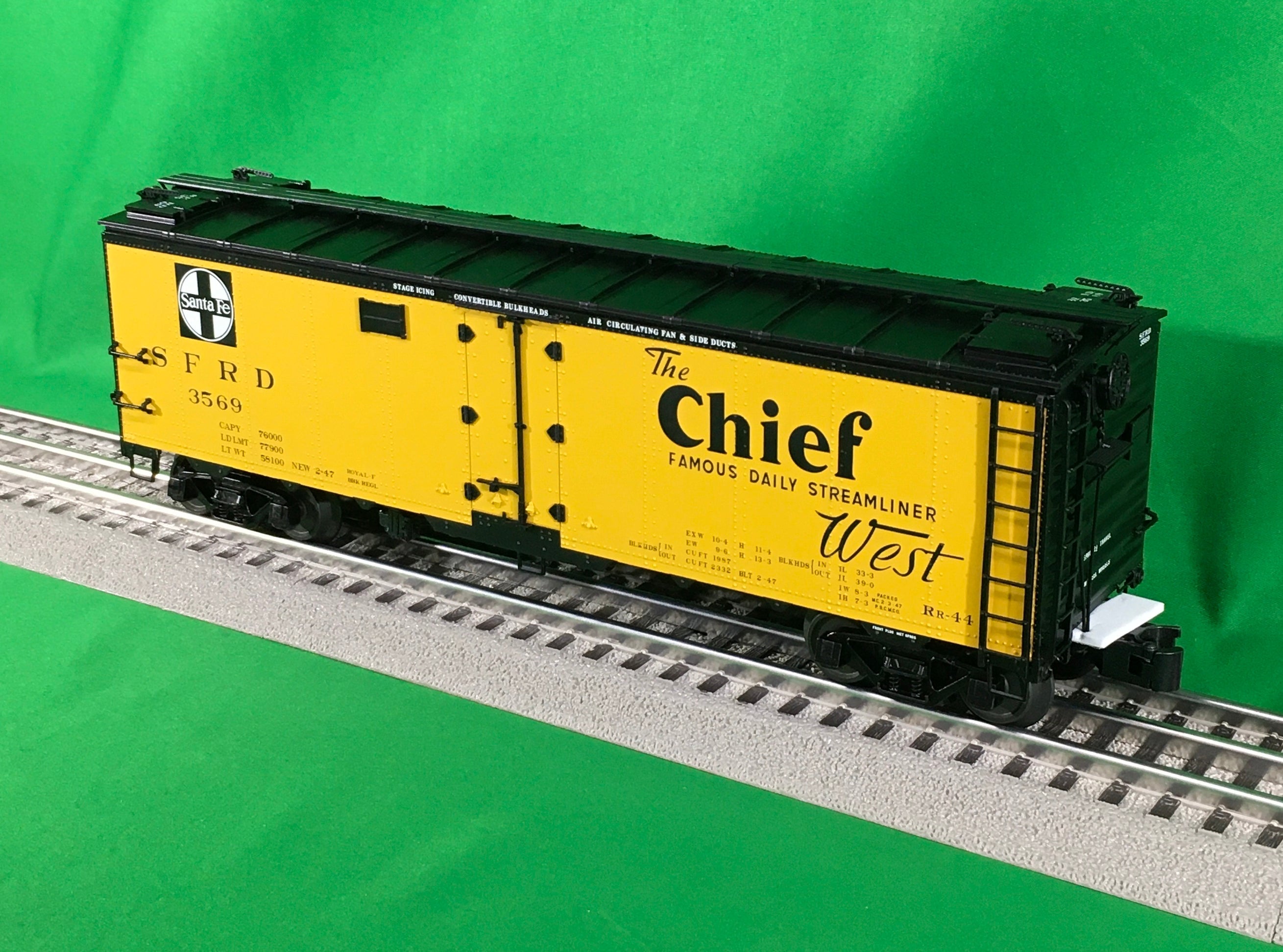 Atlas #3003915-1,-2,-3, -4 Santa Fe "Chief" 40' Steel Reefer-4 Car Set-Second hand-M4891