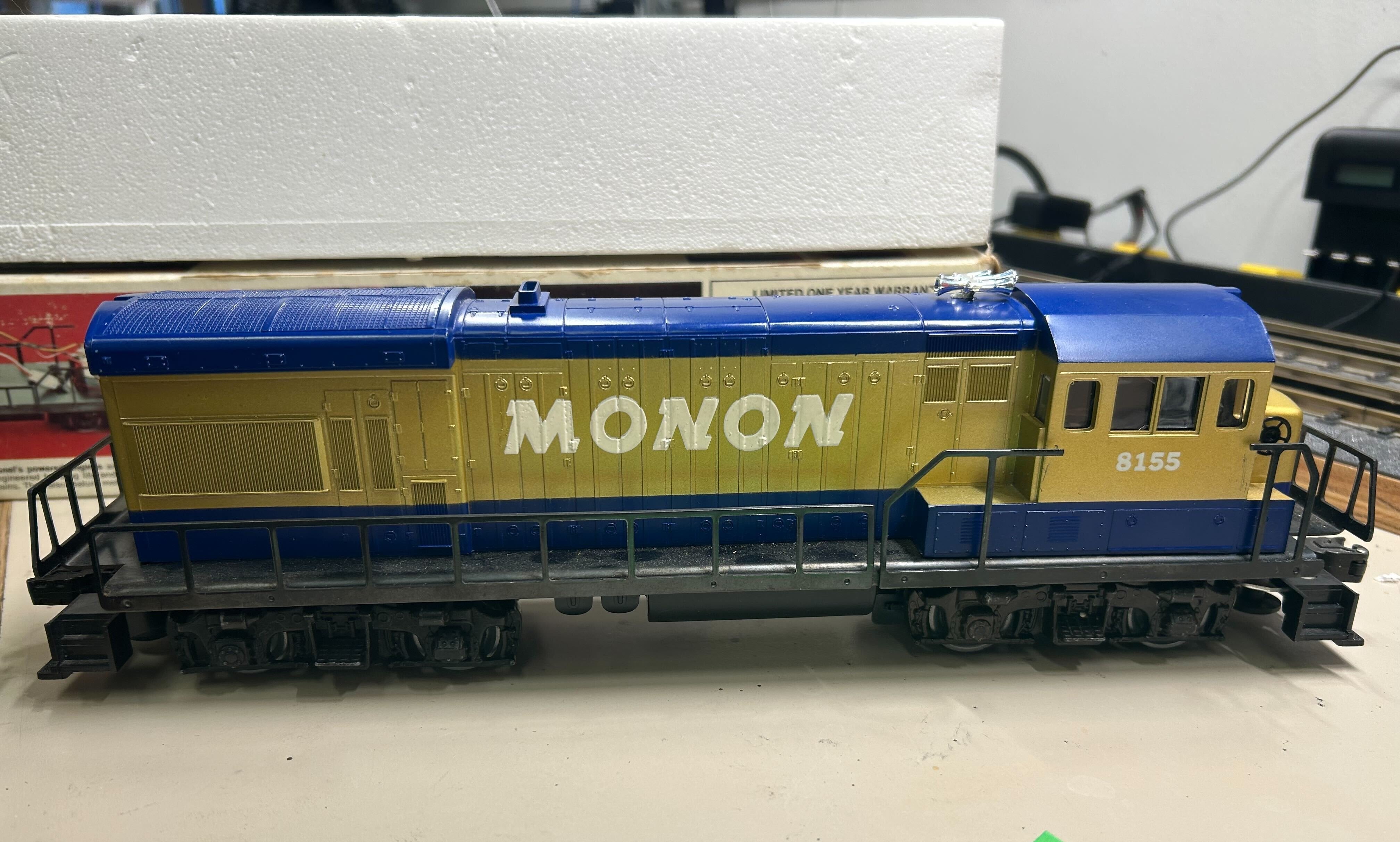 Lionel 6-8155 Monon U36B Diesel & 6-8156 Non Powered B Unit Diesel Set-Second hand-M5594