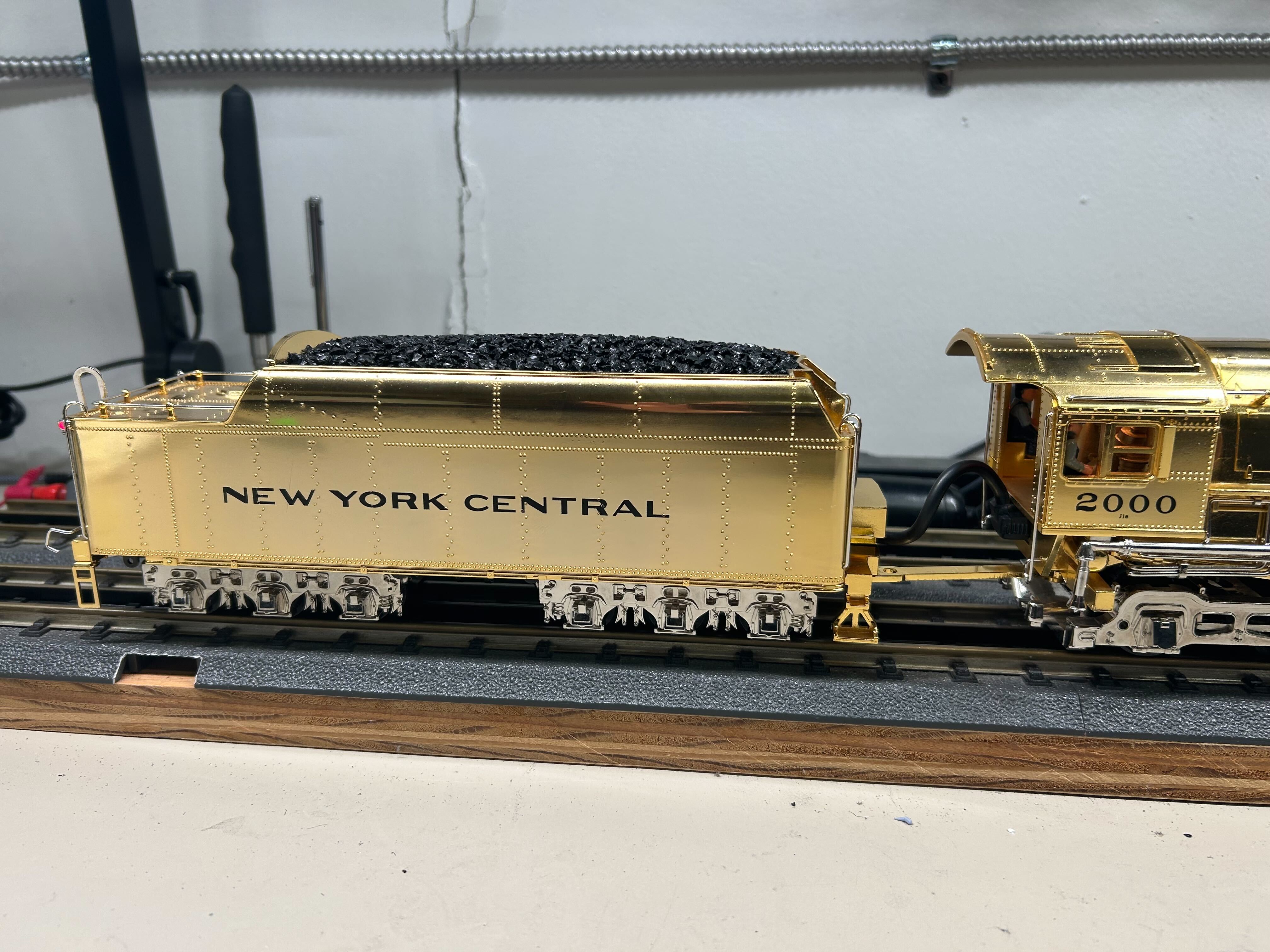 MTH 20-3040-1 NYC 4-6-4 J1e Hudson Steam Engine & 7 Car Passenger Set &  MTH 20-93037 Millennium Boxcar Y2K-Second hand-M5596