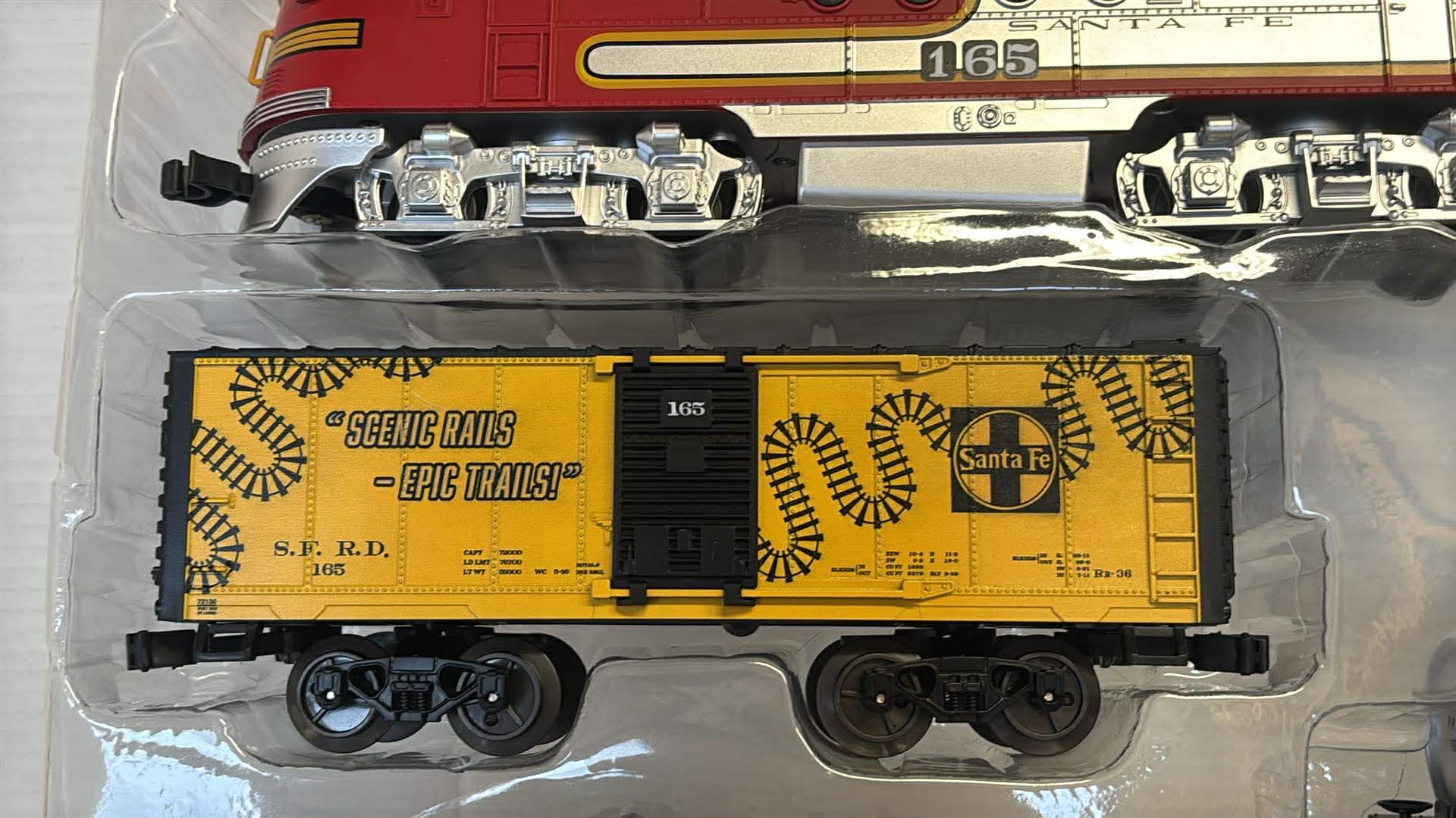 Lionel 712130 Battery Operated Santa Fe Train Set-Ready to Run-Second hand-M7508