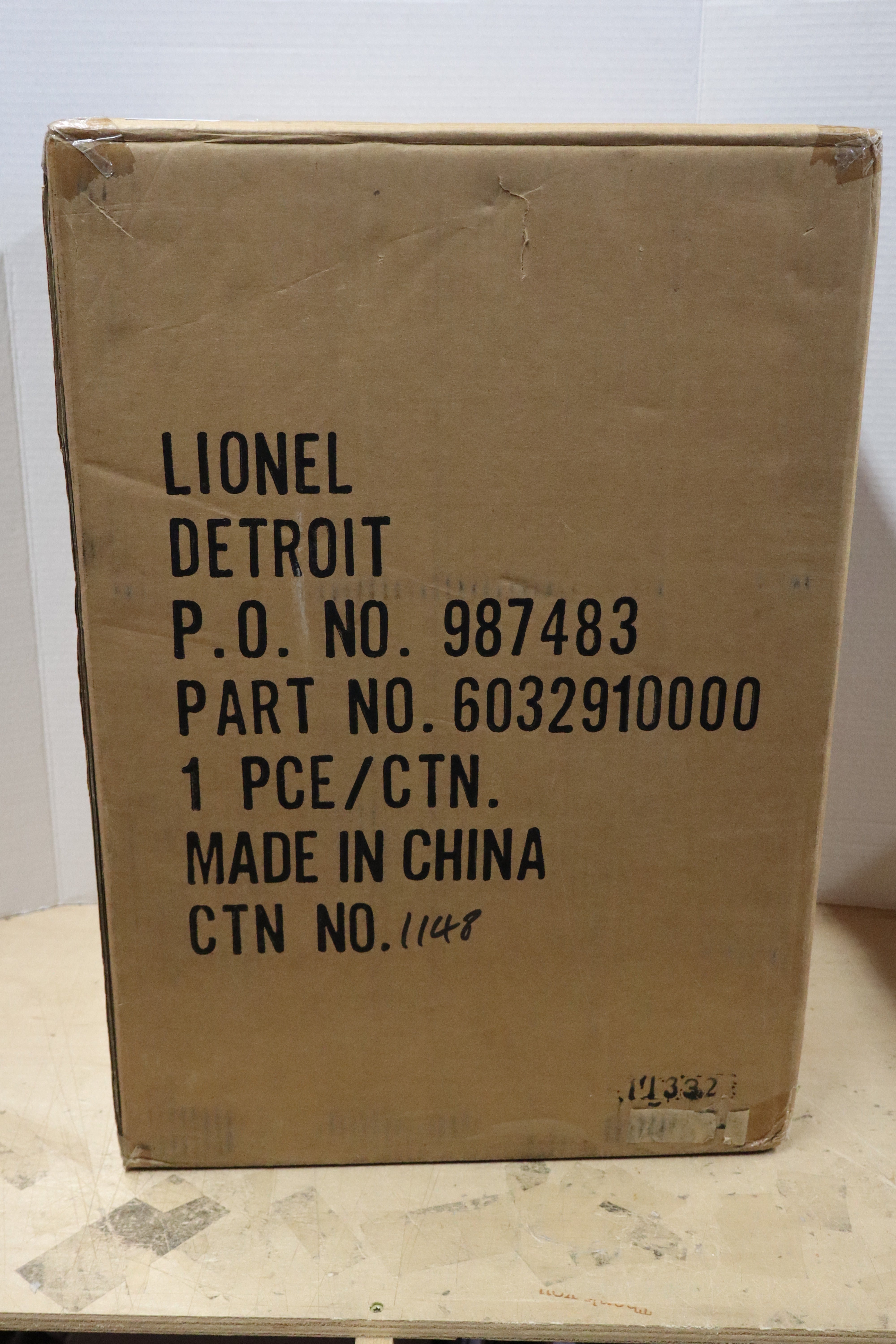 Lionel 6-32910 Rotary Coal Tipple & 6-24148 2-Pack of Coal Tipple-Second hand-M8365
